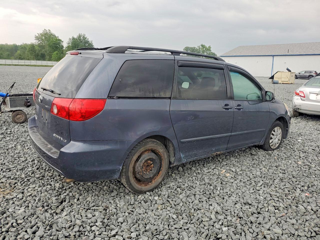 2008 Toyota Sienna Le 7-passenger Blue vin: 5TDZK23C28S188211
