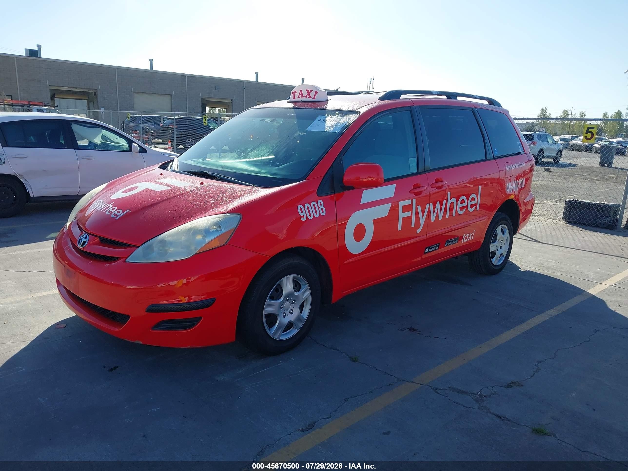 2008 Toyota Sienna Le Красный vin: 5TDZK23C28S190380
