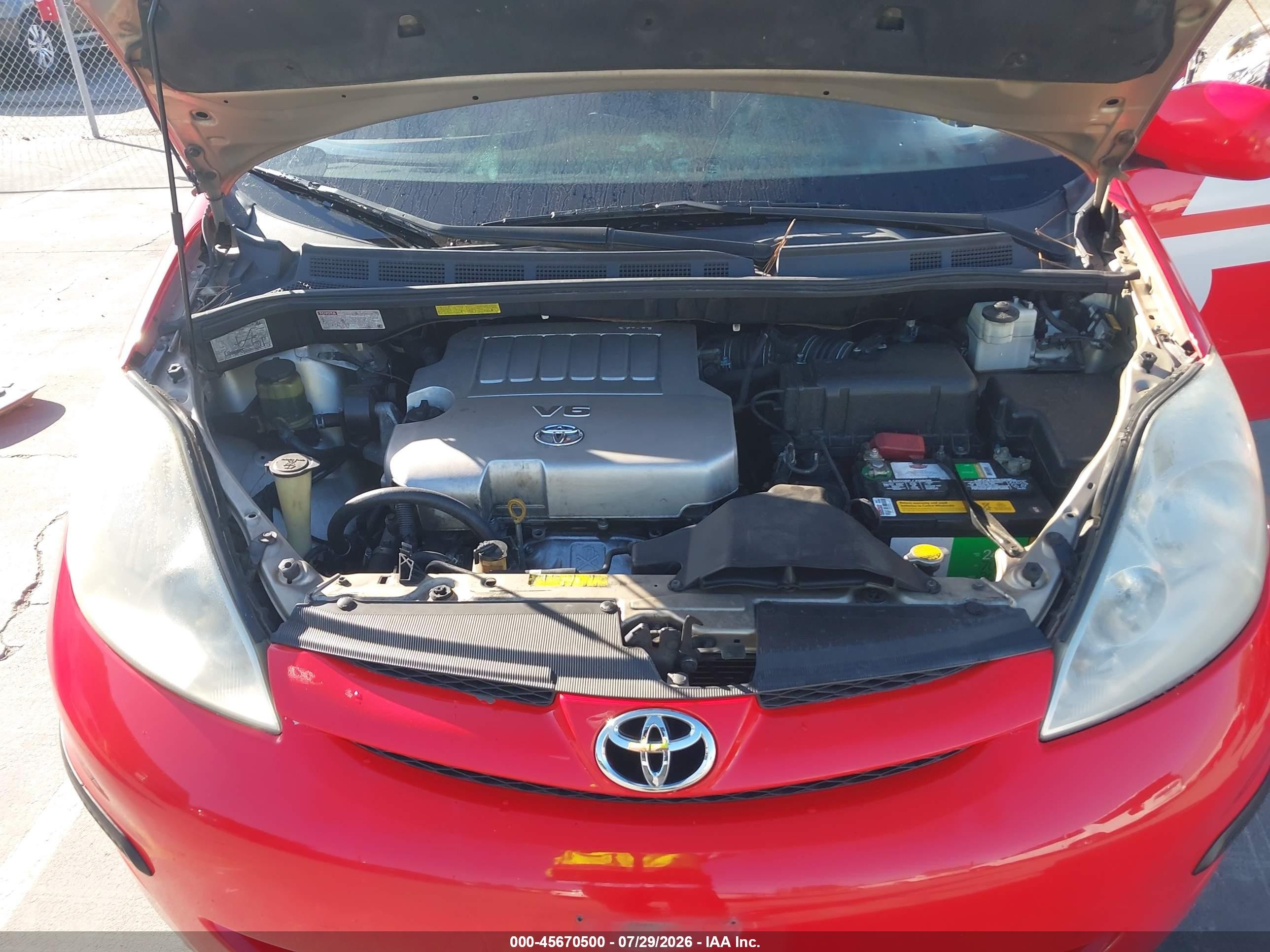 2008 Toyota Sienna Le Красный vin: 5TDZK23C28S190380