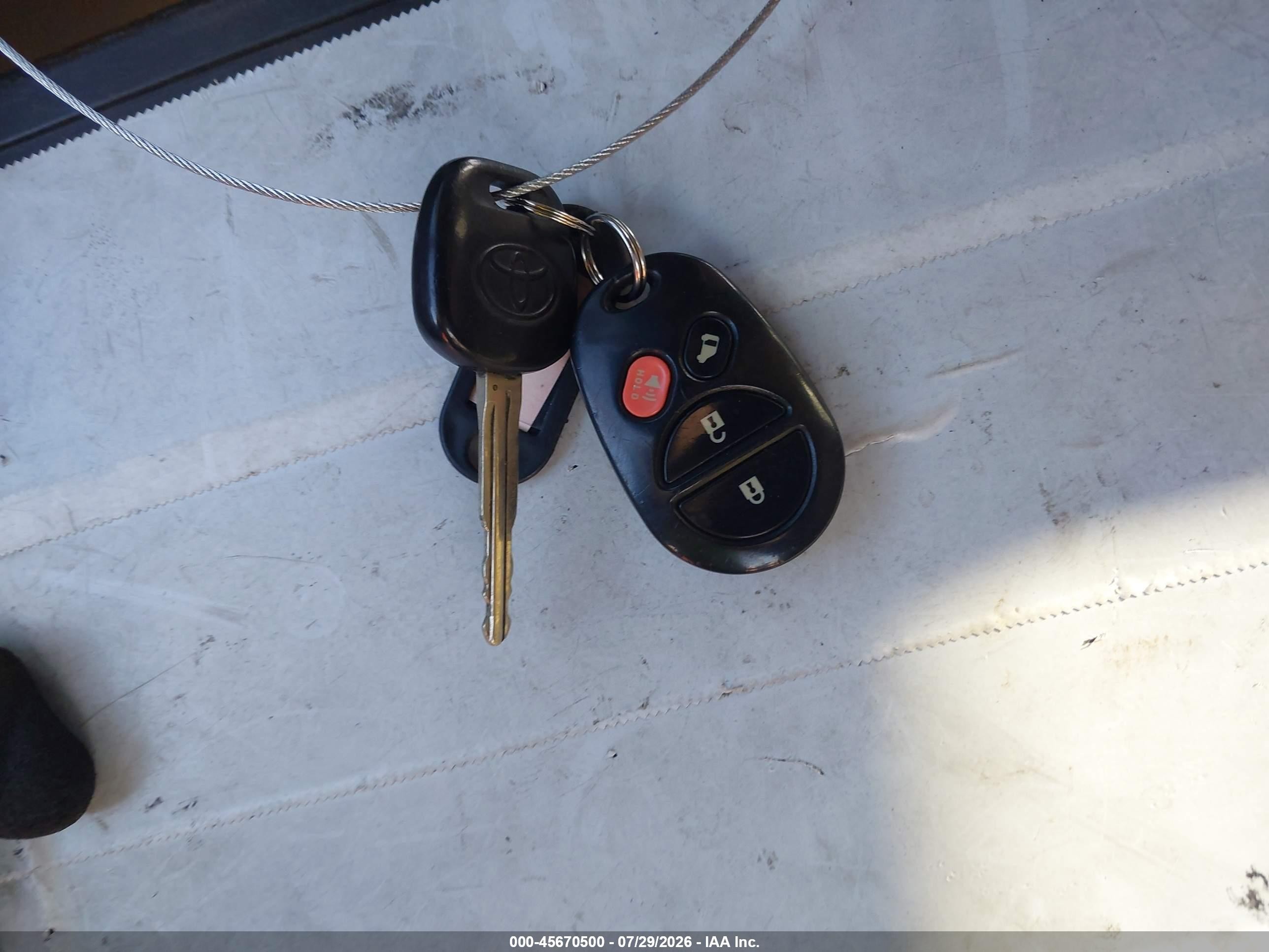 2008 Toyota Sienna Le Красный vin: 5TDZK23C28S190380