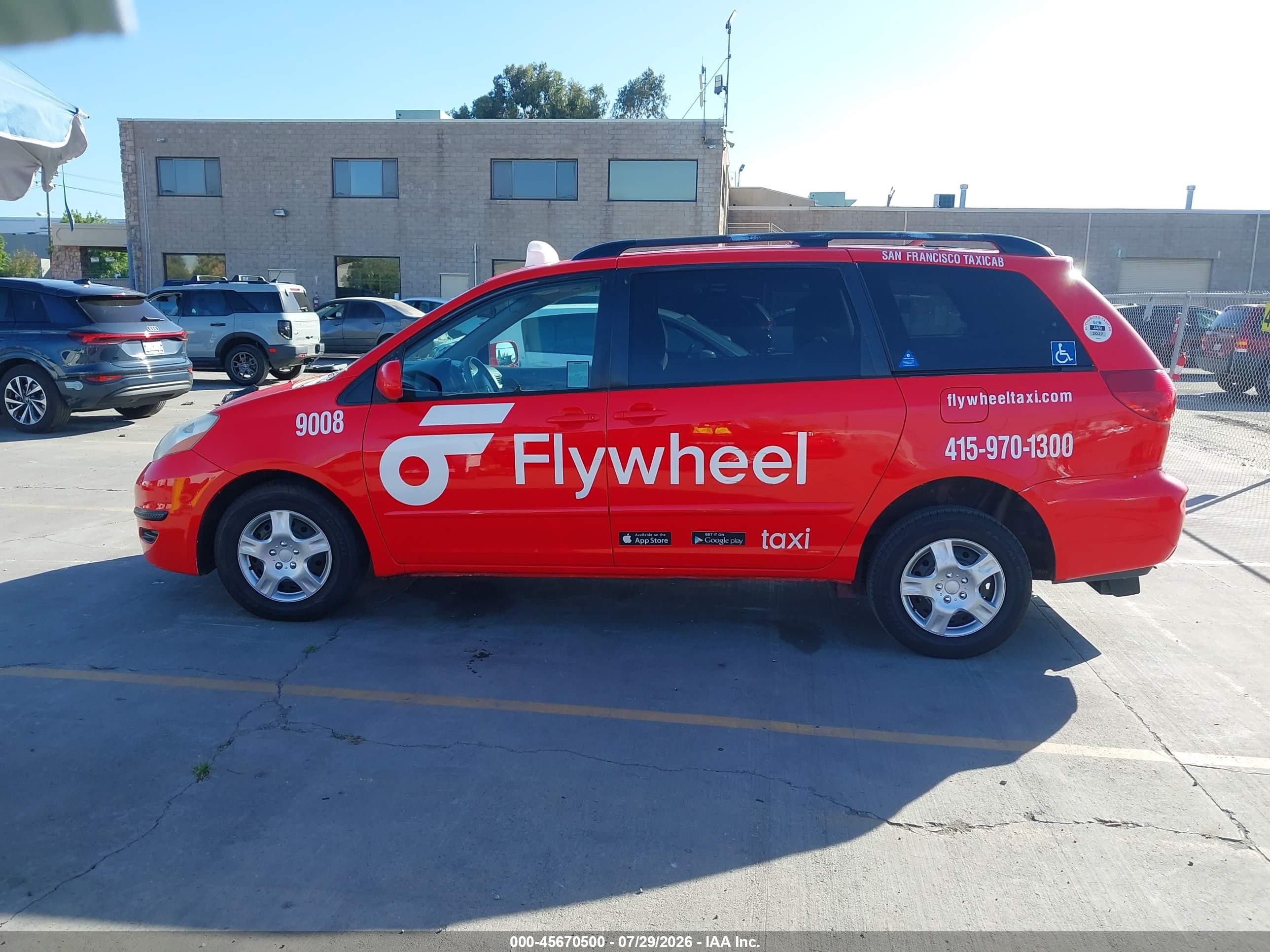 2008 Toyota Sienna Le Красный vin: 5TDZK23C28S190380