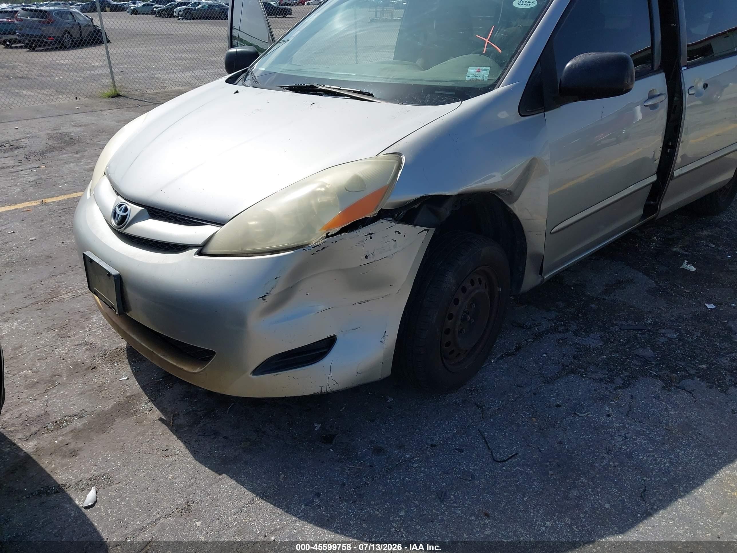 2008 Toyota Sienna Le Silver vin: 5TDZK23C28S205900