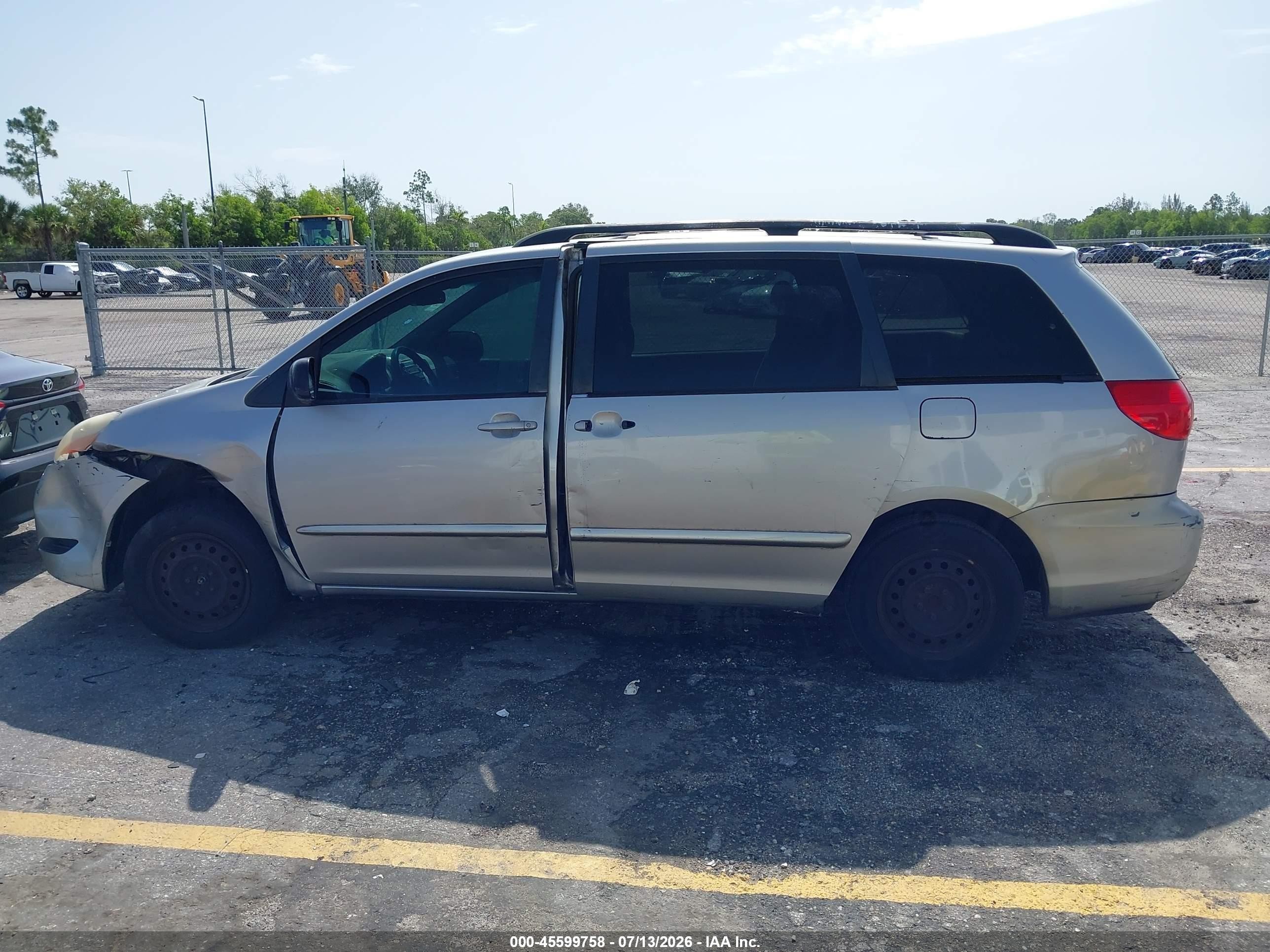 2008 Toyota Sienna Le Silver vin: 5TDZK23C28S205900