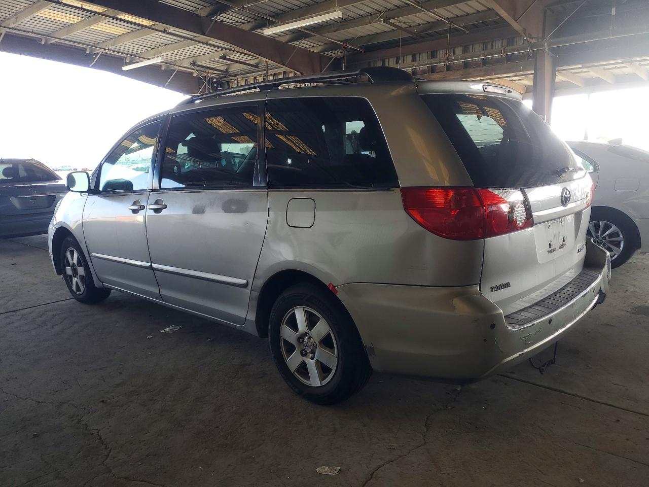 2008 Toyota Sienna Le 8-passenger Серебряный vin: 5TDZK23C28S207047