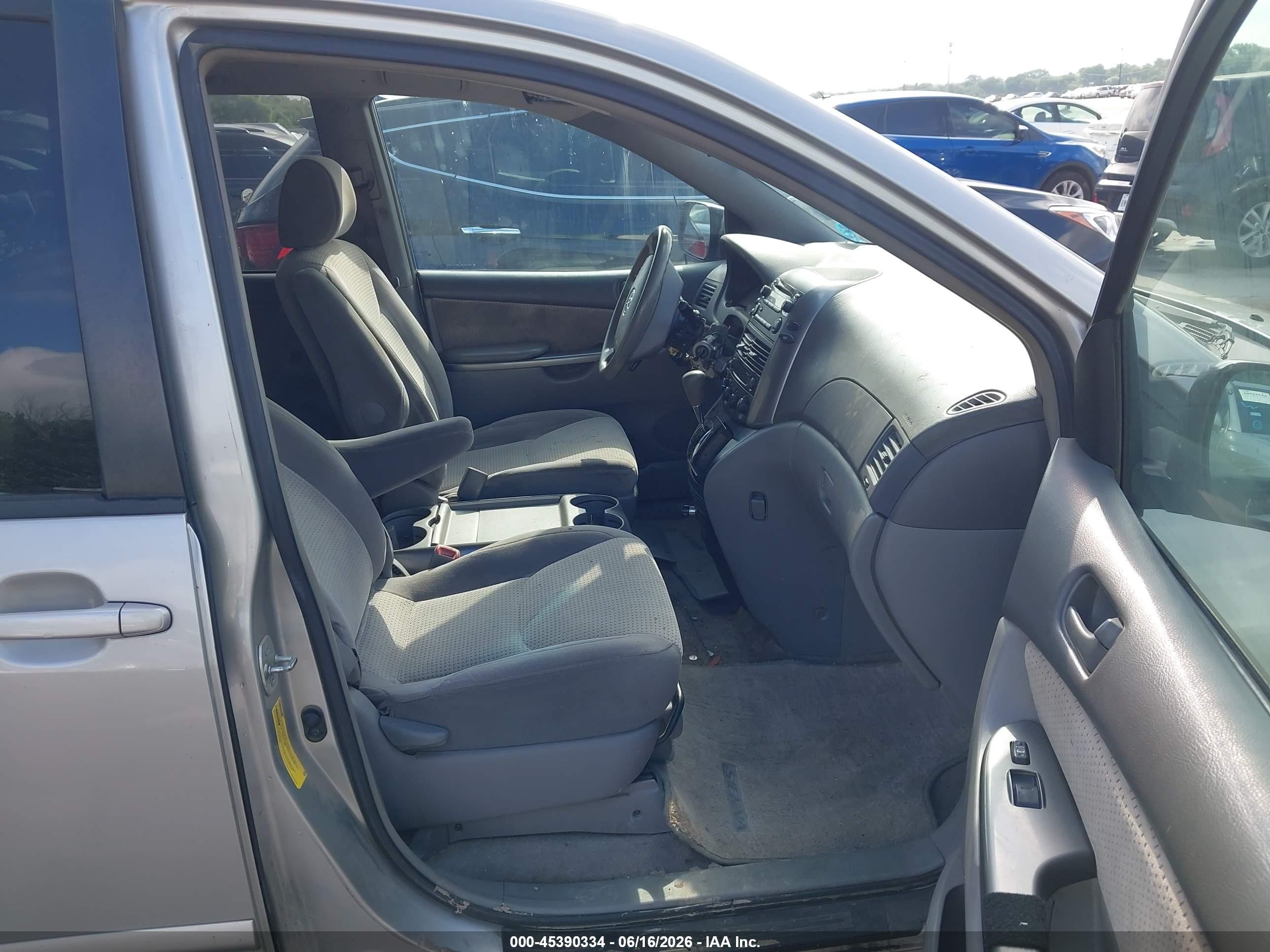 2008 Toyota Sienna Le Серебряный vin: 5TDZK23C28S213141