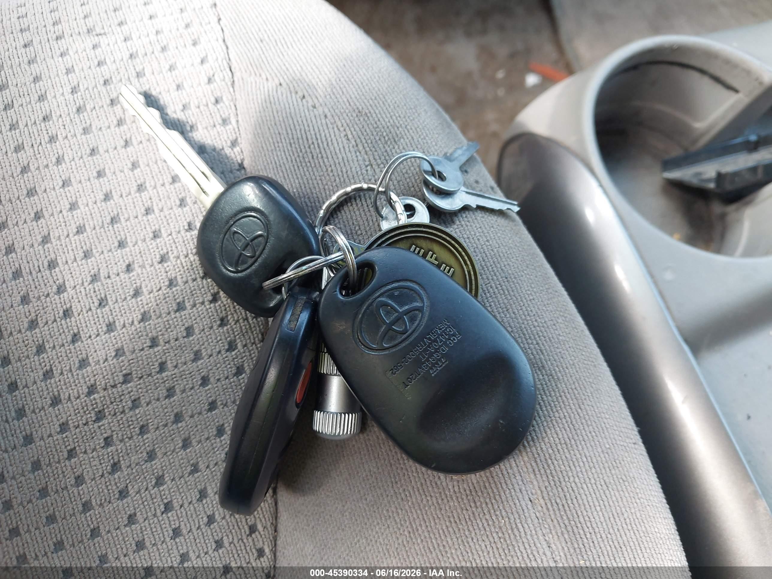 2008 Toyota Sienna Le Серебряный vin: 5TDZK23C28S213141