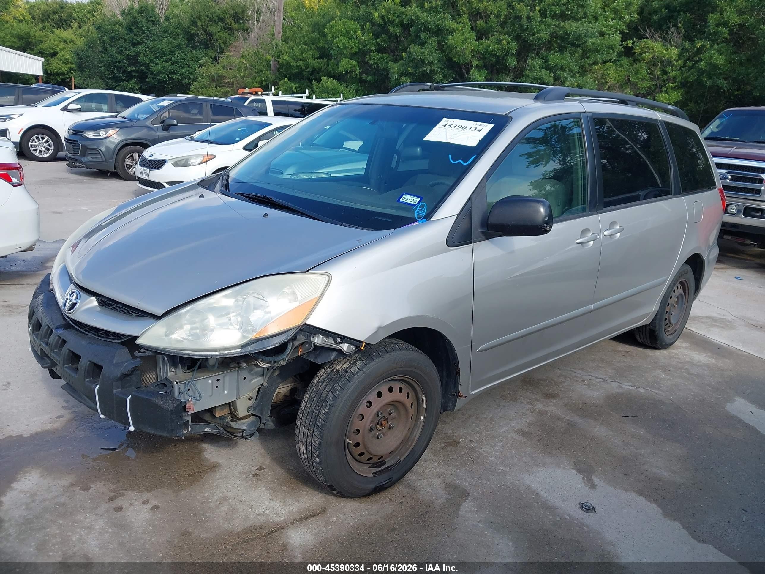 2008 Toyota Sienna Le Серебряный vin: 5TDZK23C28S213141