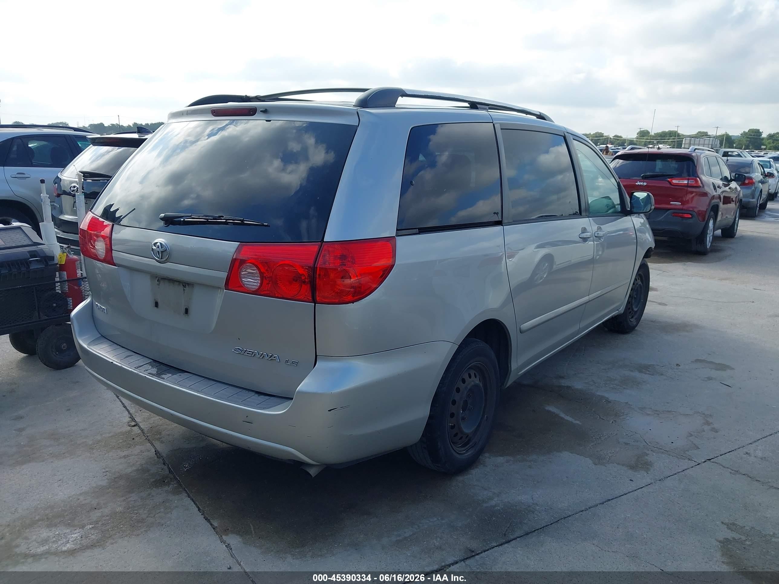 2008 Toyota Sienna Le Серебряный vin: 5TDZK23C28S213141