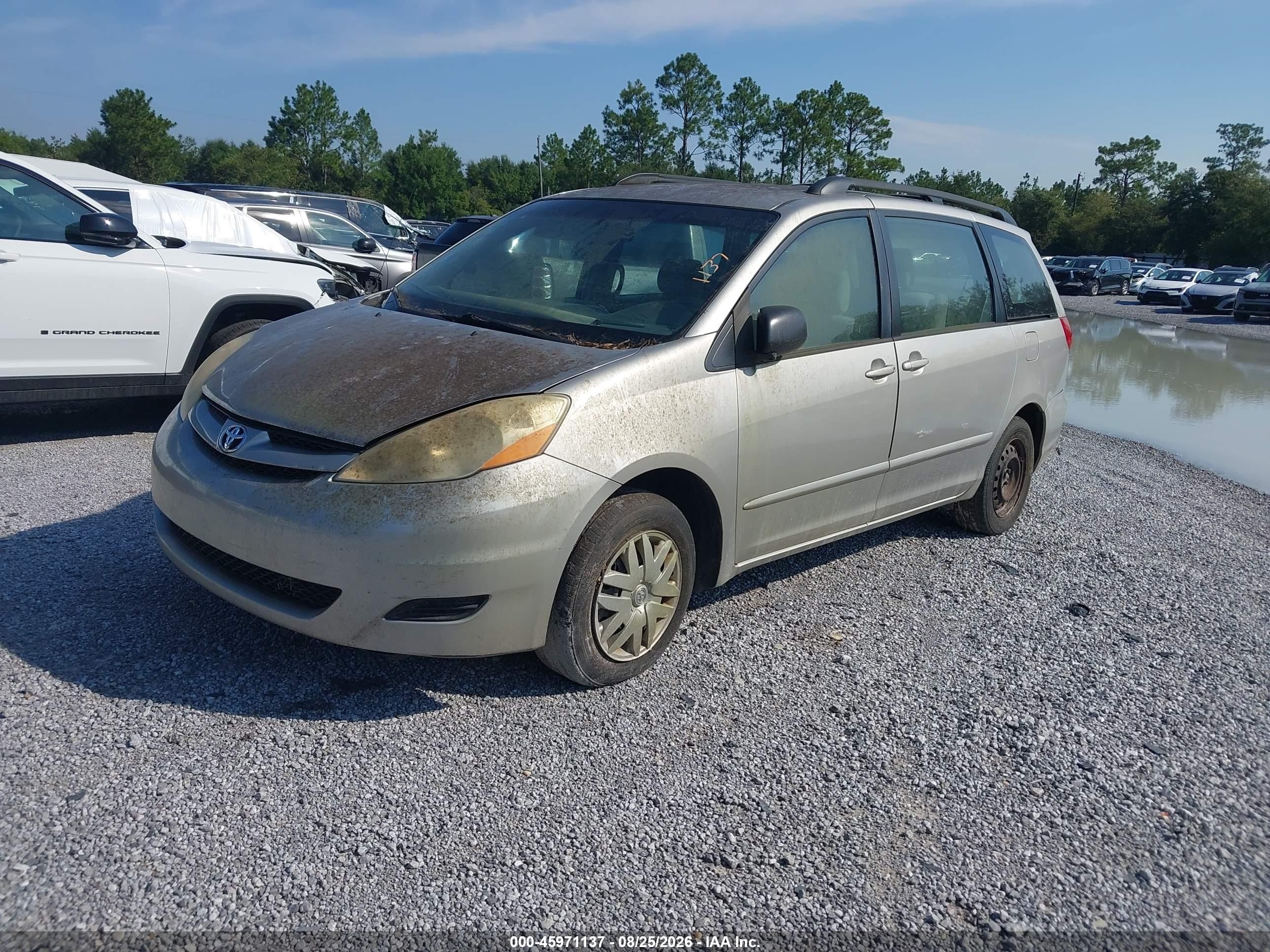 2008 Toyota Sienna Ce Silver vin: 5TDZK23C28S213981