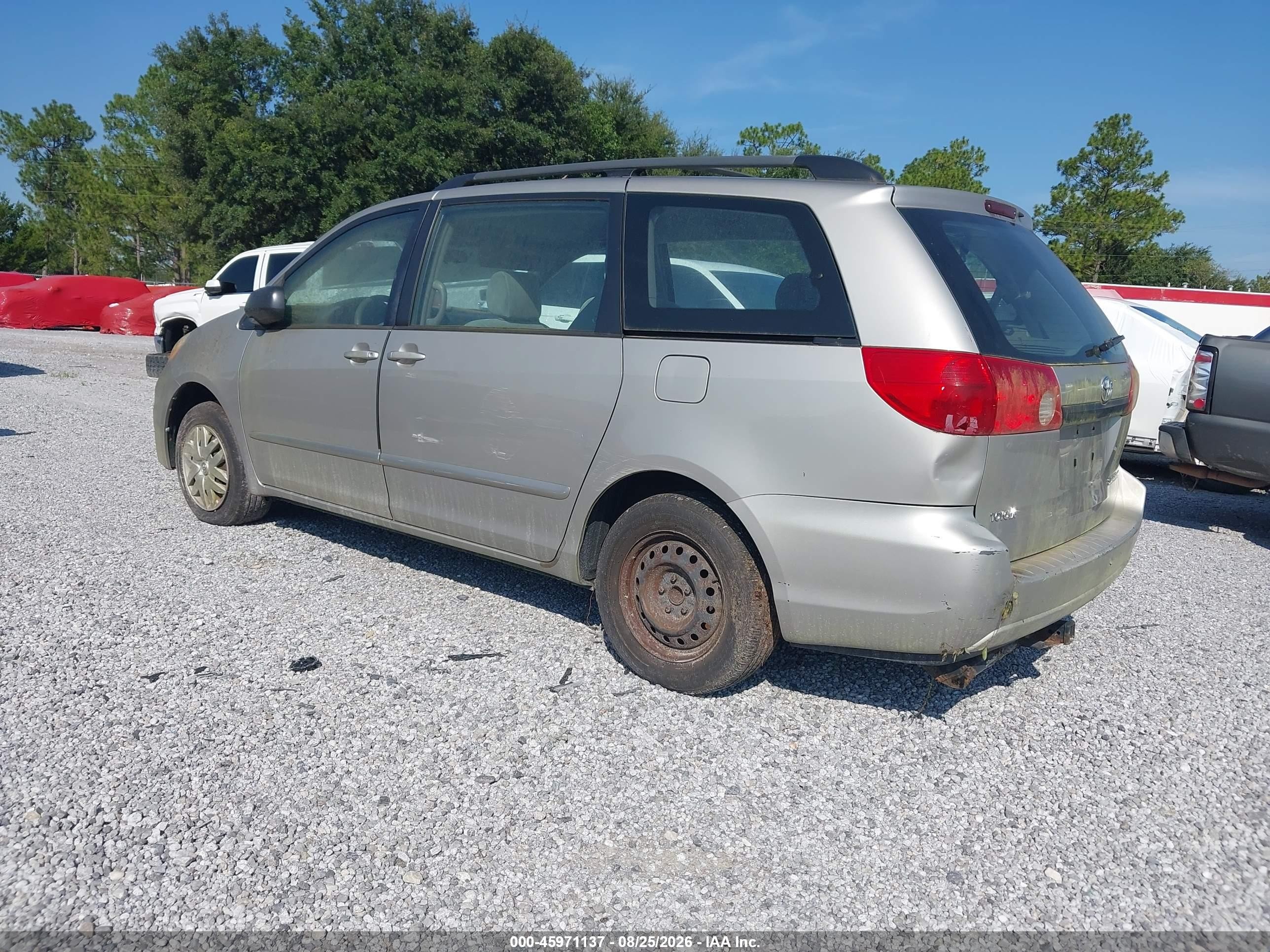 2008 Toyota Sienna Ce Silver vin: 5TDZK23C28S213981