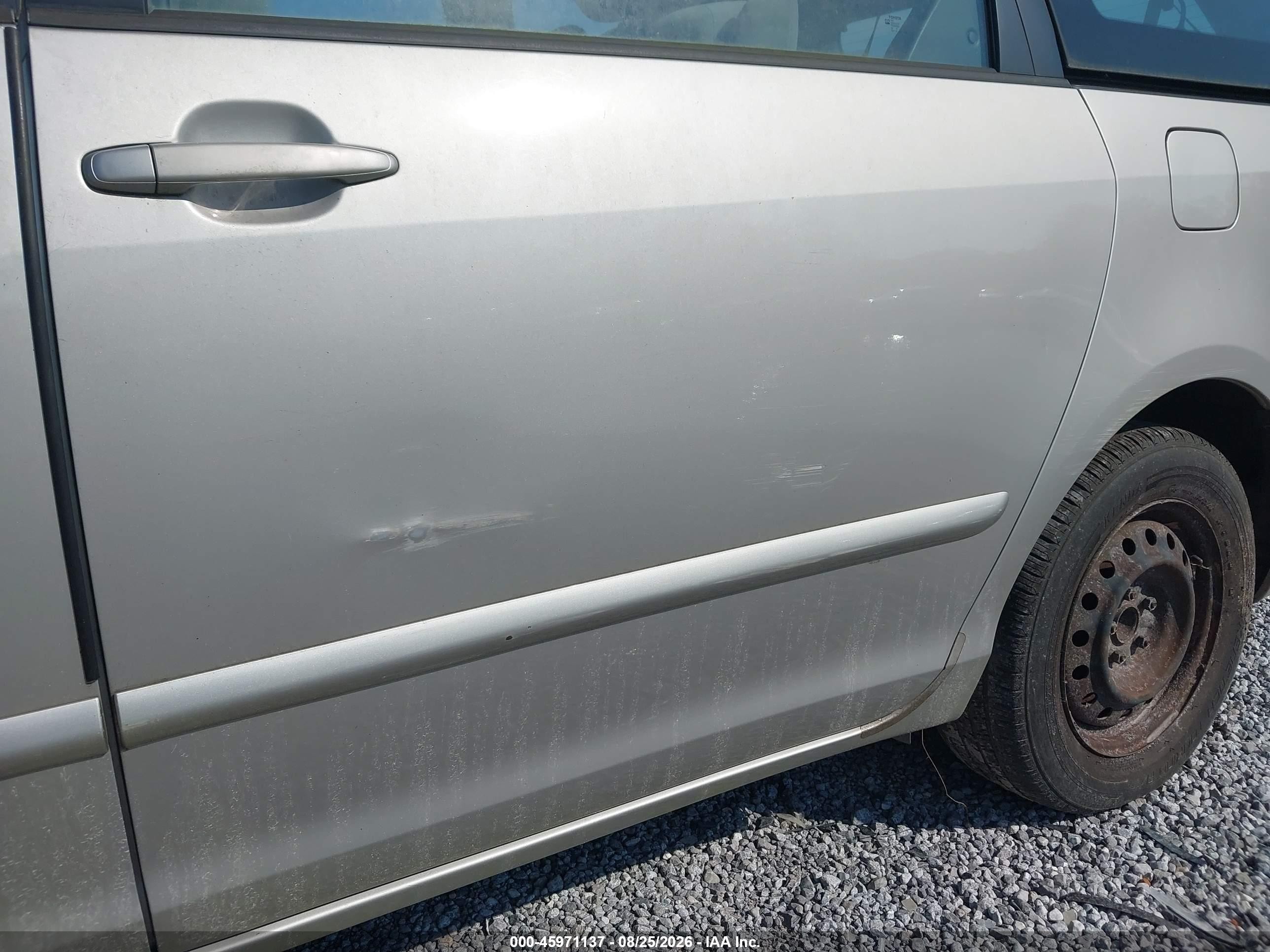 2008 Toyota Sienna Ce Silver vin: 5TDZK23C28S213981