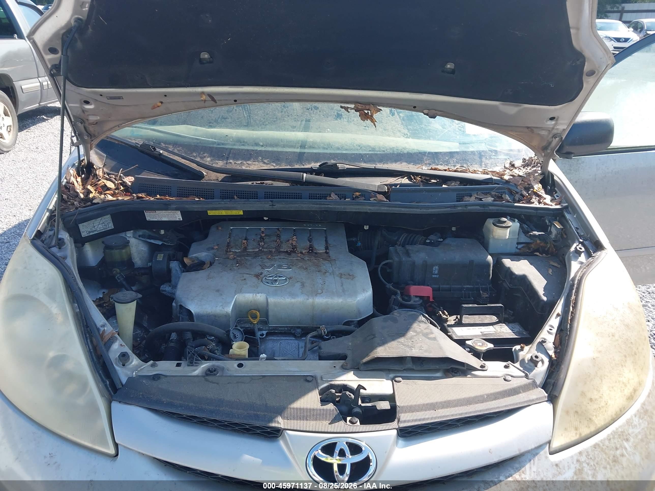2008 Toyota Sienna Ce Silver vin: 5TDZK23C28S213981