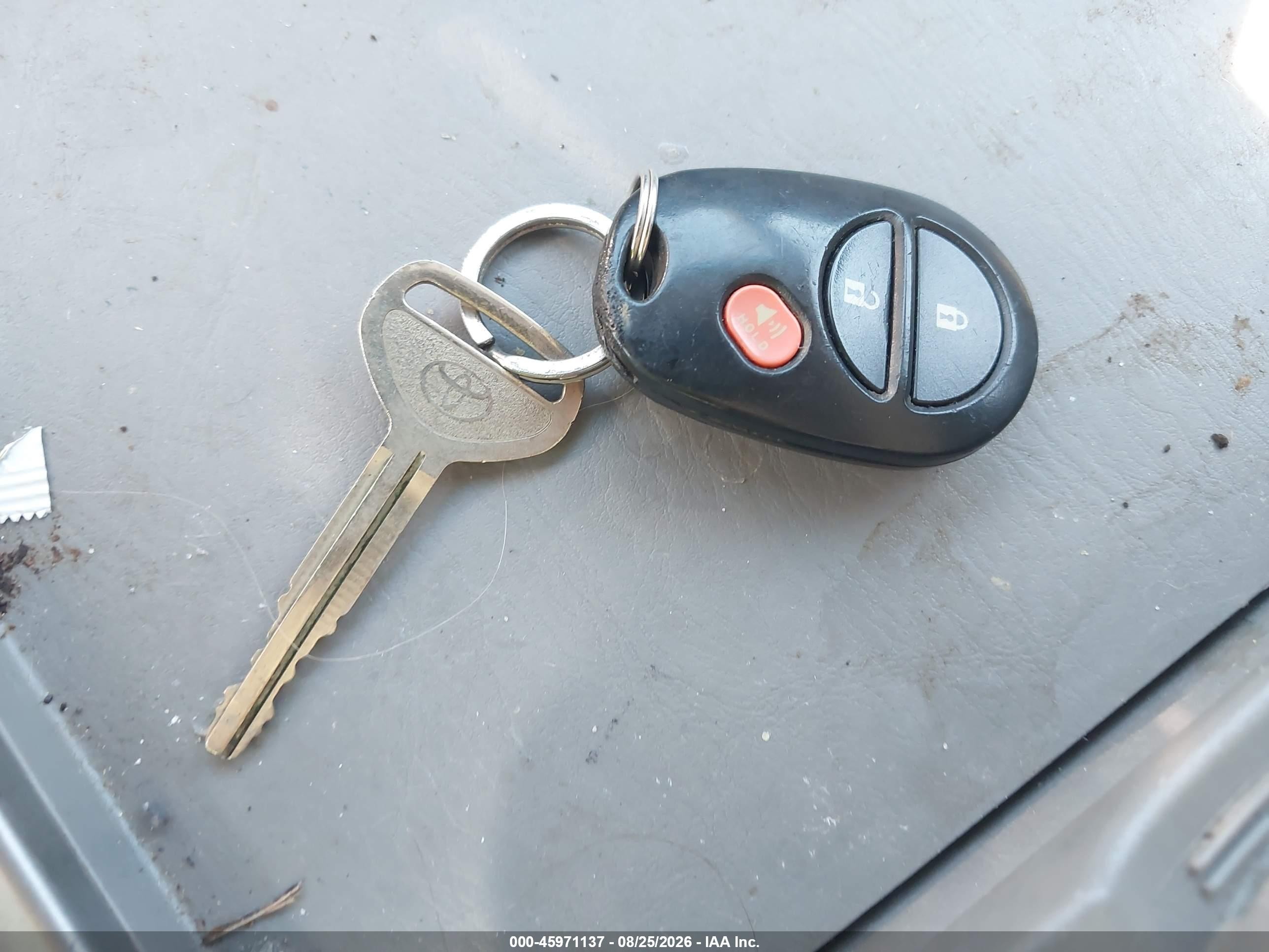 2008 Toyota Sienna Ce Silver vin: 5TDZK23C28S213981