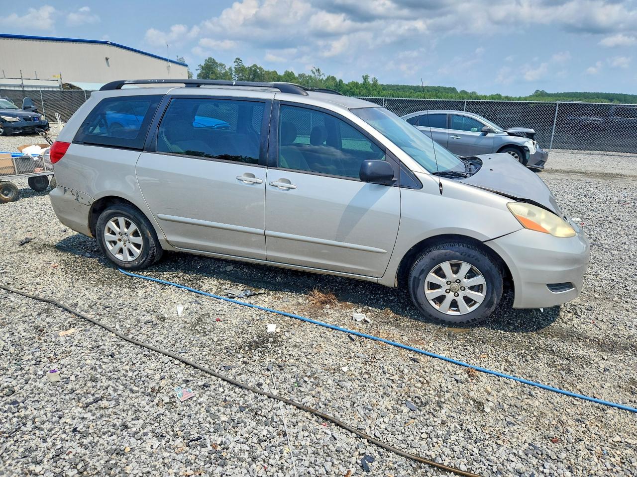 2008 Toyota Sienna Ce 7-passenger Silver vin: 5TDZK23C28S214550