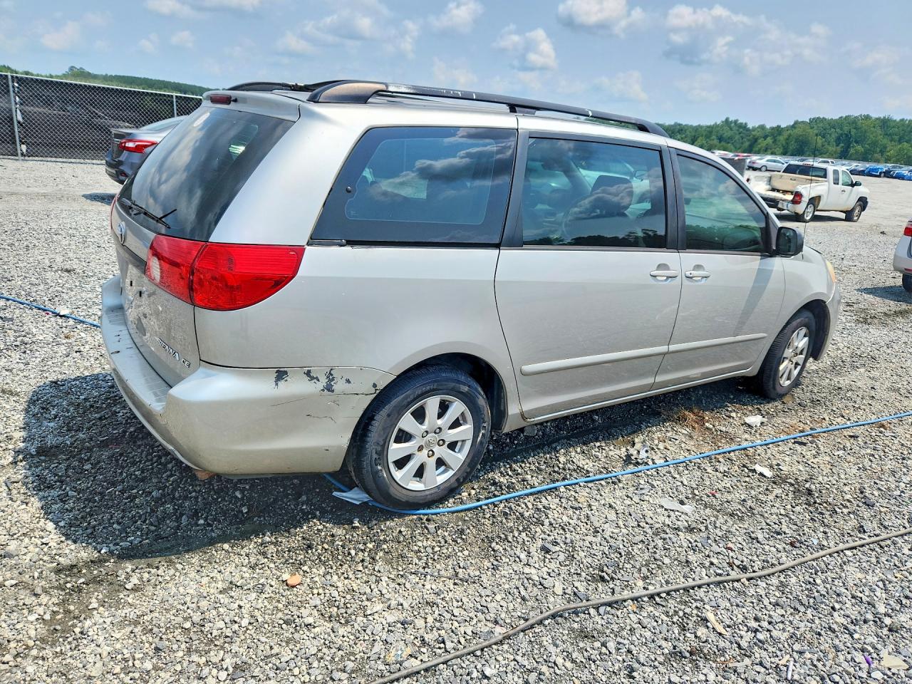 2008 Toyota Sienna Ce 7-passenger Silver vin: 5TDZK23C28S214550