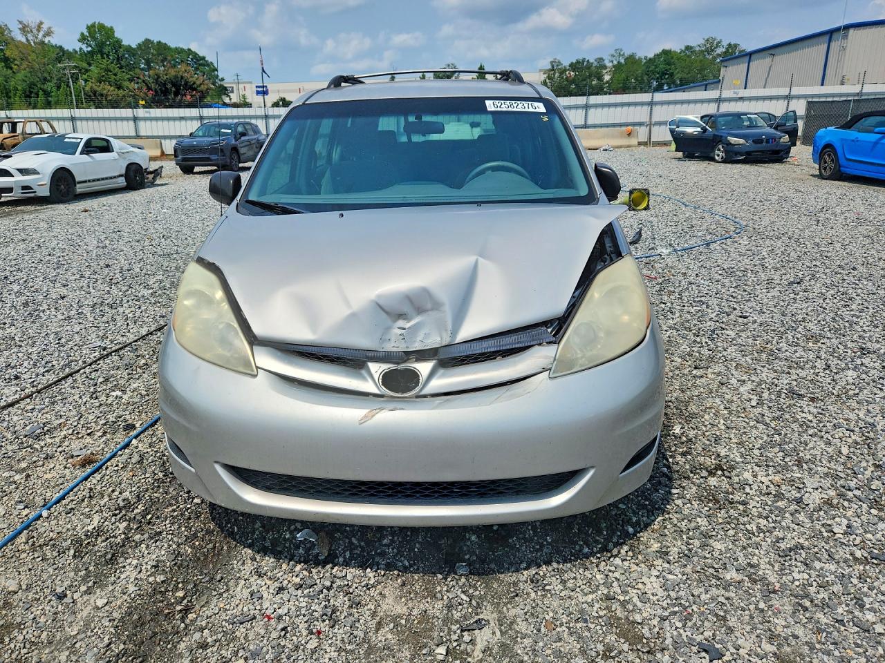 2008 Toyota Sienna Ce 7-passenger Silver vin: 5TDZK23C28S214550