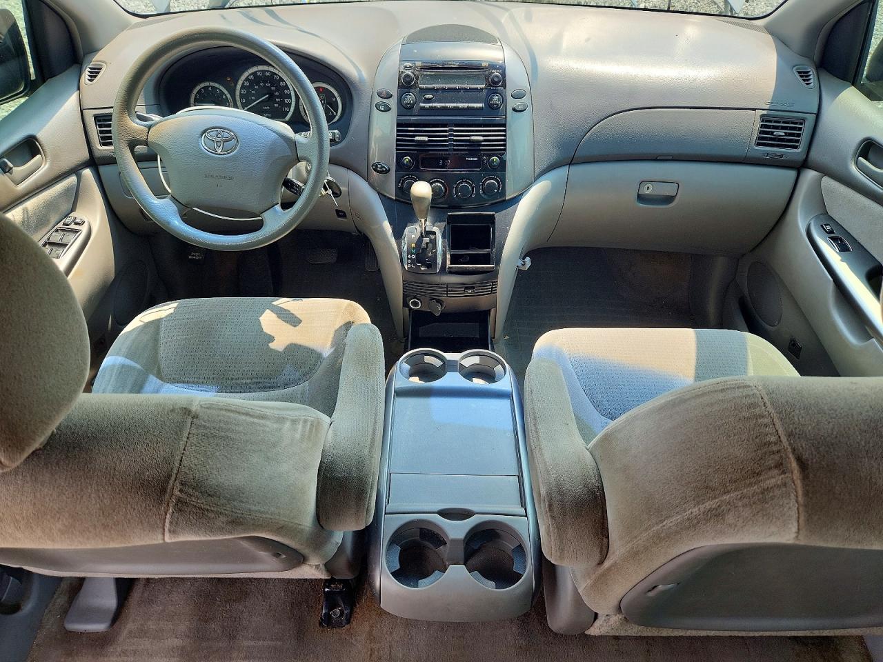 2008 Toyota Sienna Ce 7-passenger Silver vin: 5TDZK23C28S214550