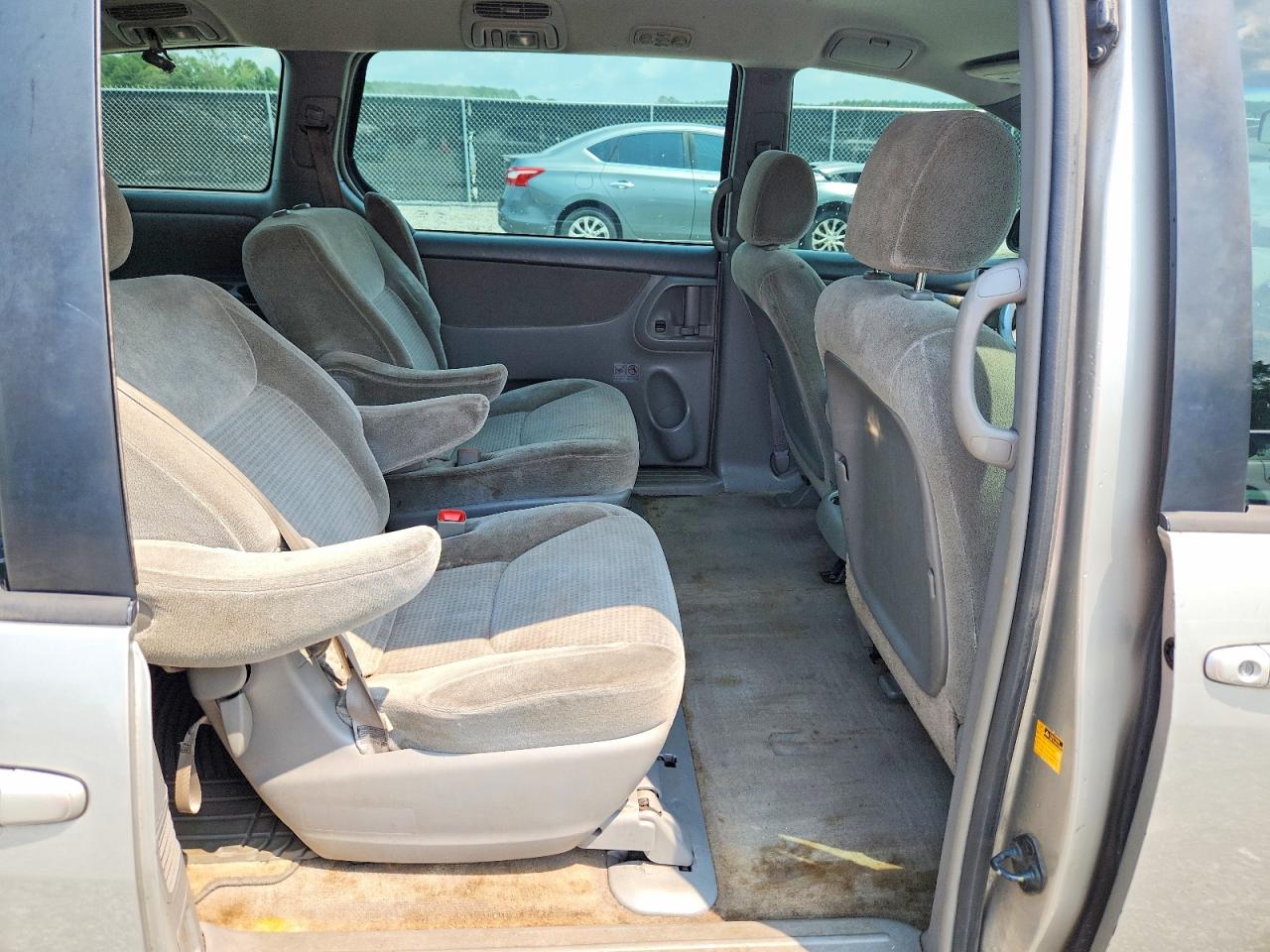 2008 Toyota Sienna Ce 7-passenger Silver vin: 5TDZK23C28S214550