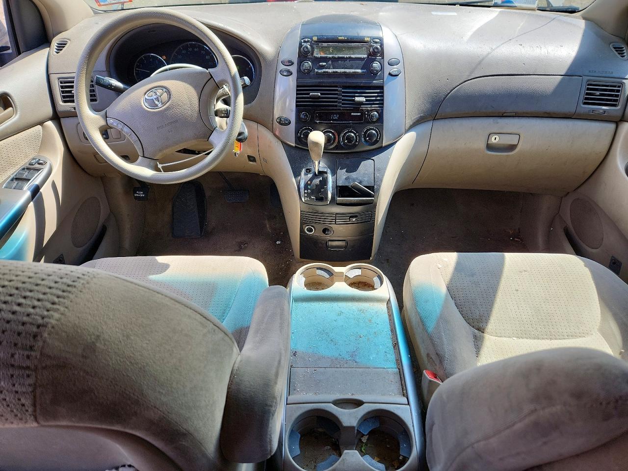 2008 Toyota Sienna Le 8-passenger Gold vin: 5TDZK23C28S216153