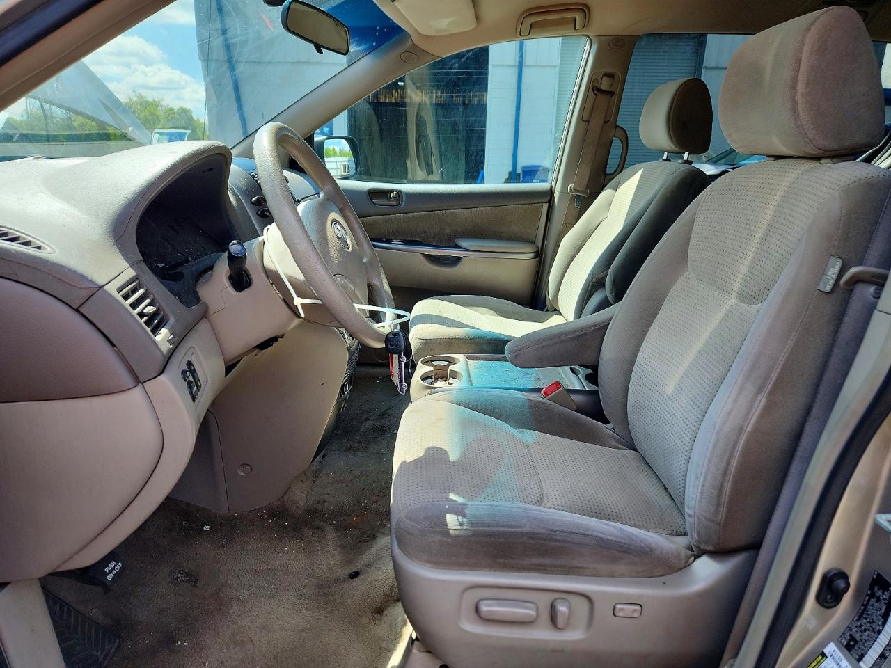 2008 Toyota Sienna Le 8-passenger Gold vin: 5TDZK23C28S216153