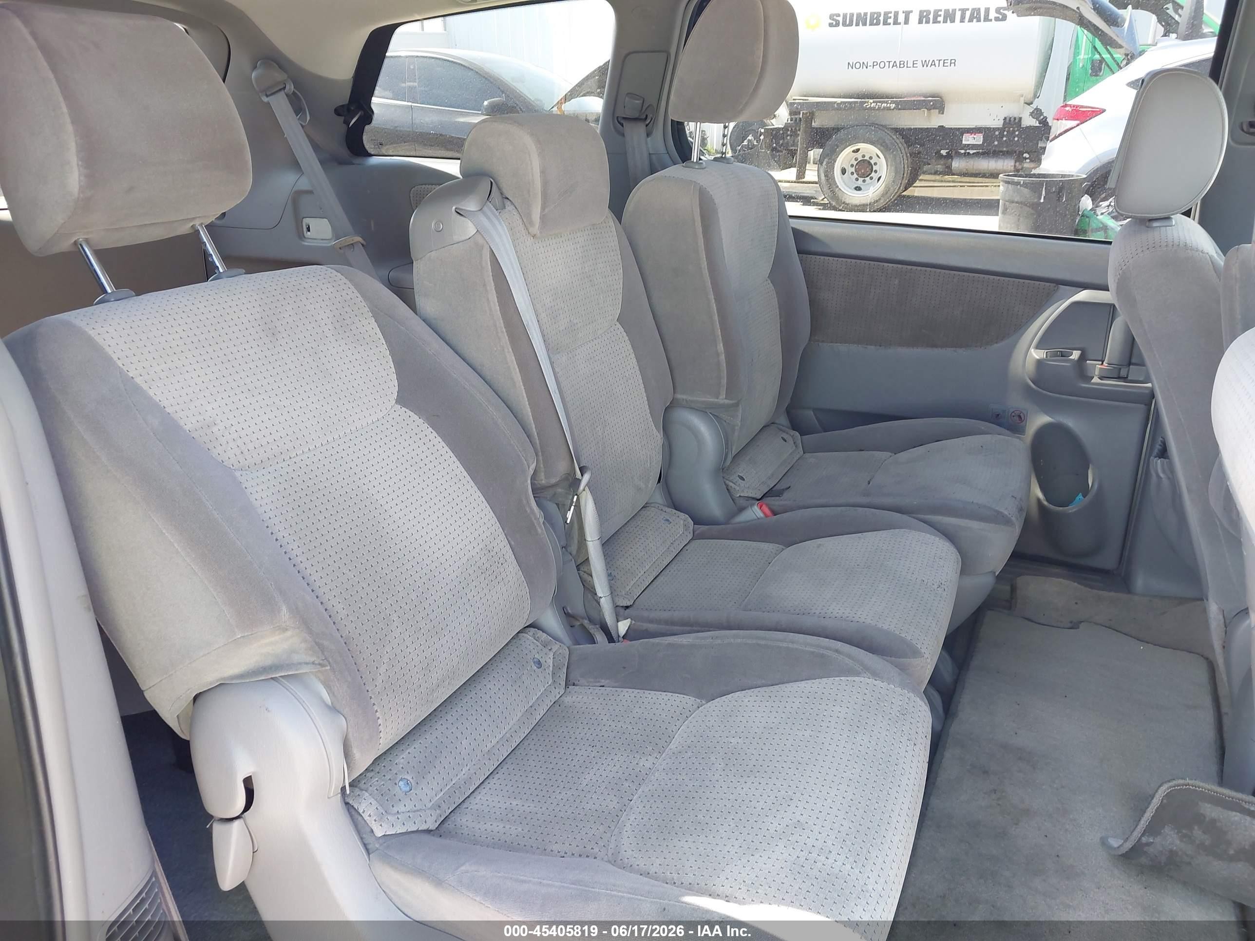 2009 Toyota Sienna Le Silver vin: 5TDZK23C29S231415