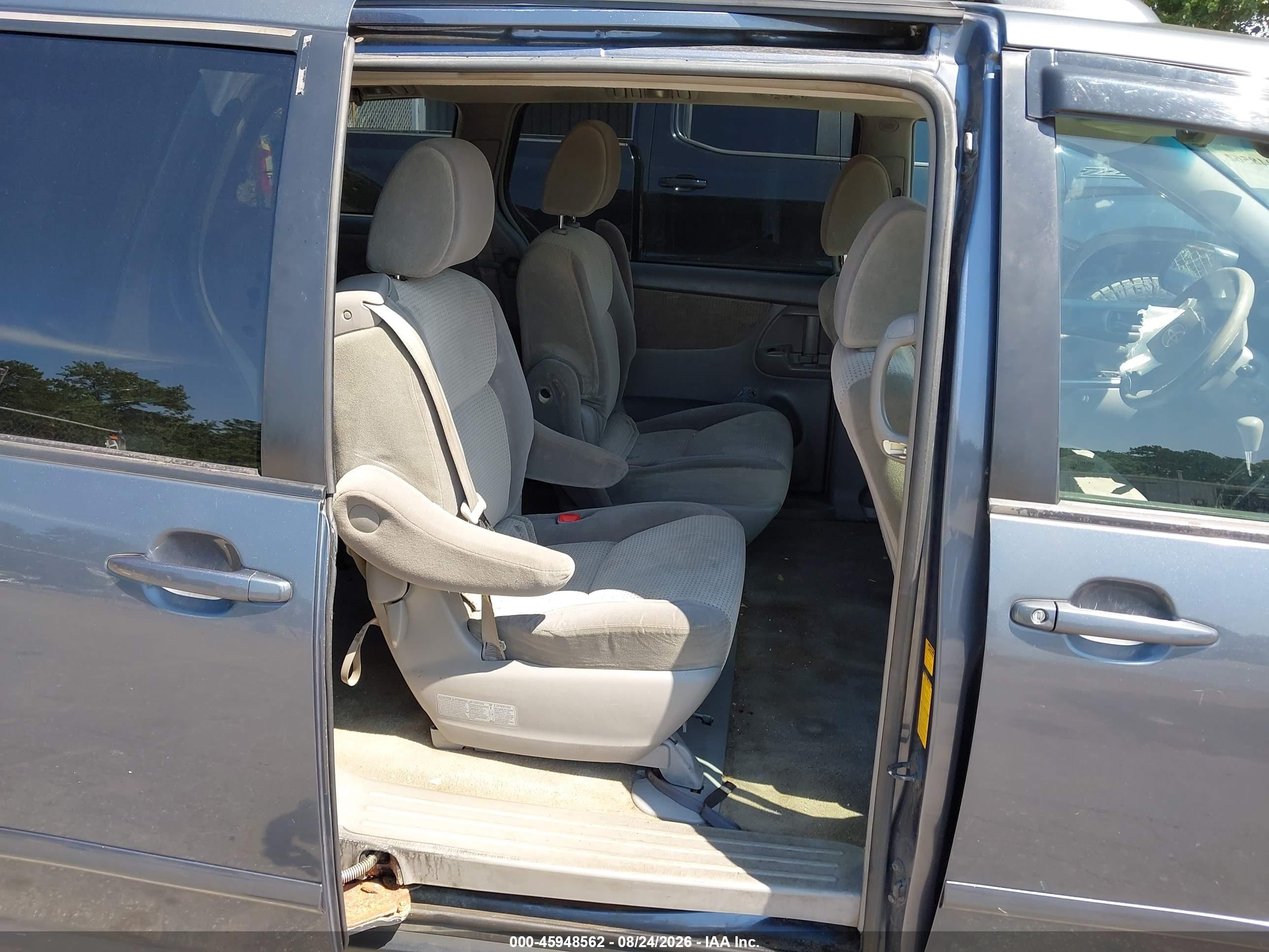 2009 Toyota Sienna Le Серый vin: 5TDZK23C29S245153