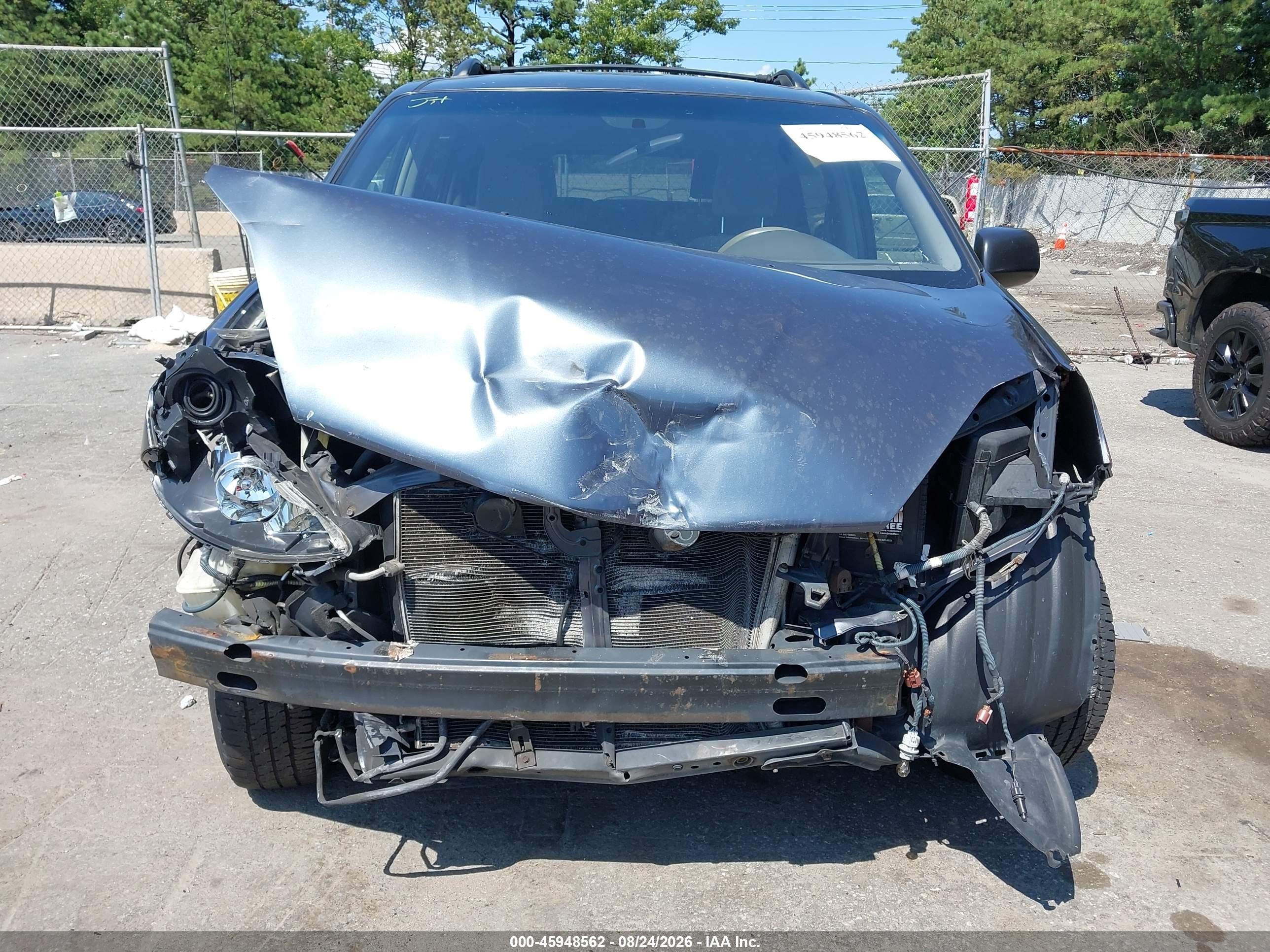 2009 Toyota Sienna Le Серый vin: 5TDZK23C29S245153