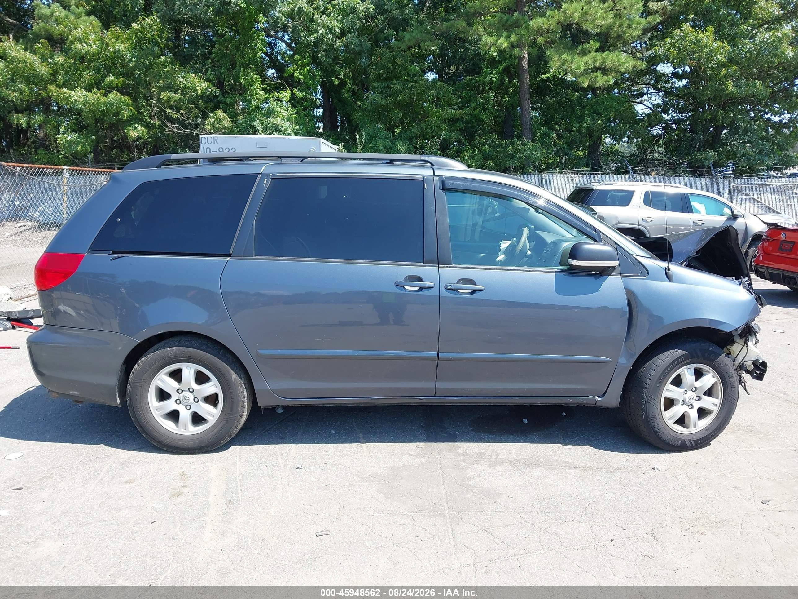2009 Toyota Sienna Le Серый vin: 5TDZK23C29S245153