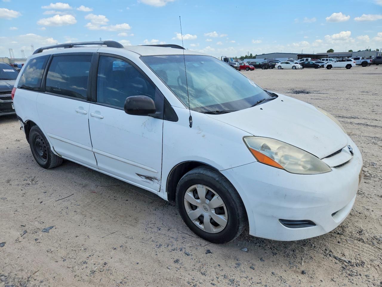 2009 Toyota Sienna Ce 7-passenger White vin: 5TDZK23C29S260624