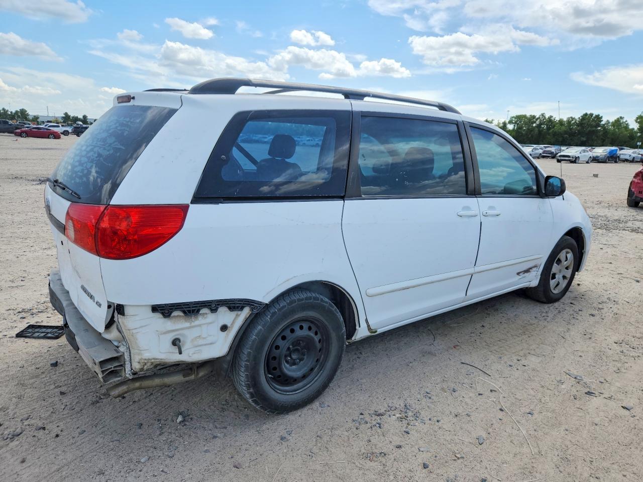 2009 Toyota Sienna Ce 7-passenger White vin: 5TDZK23C29S260624