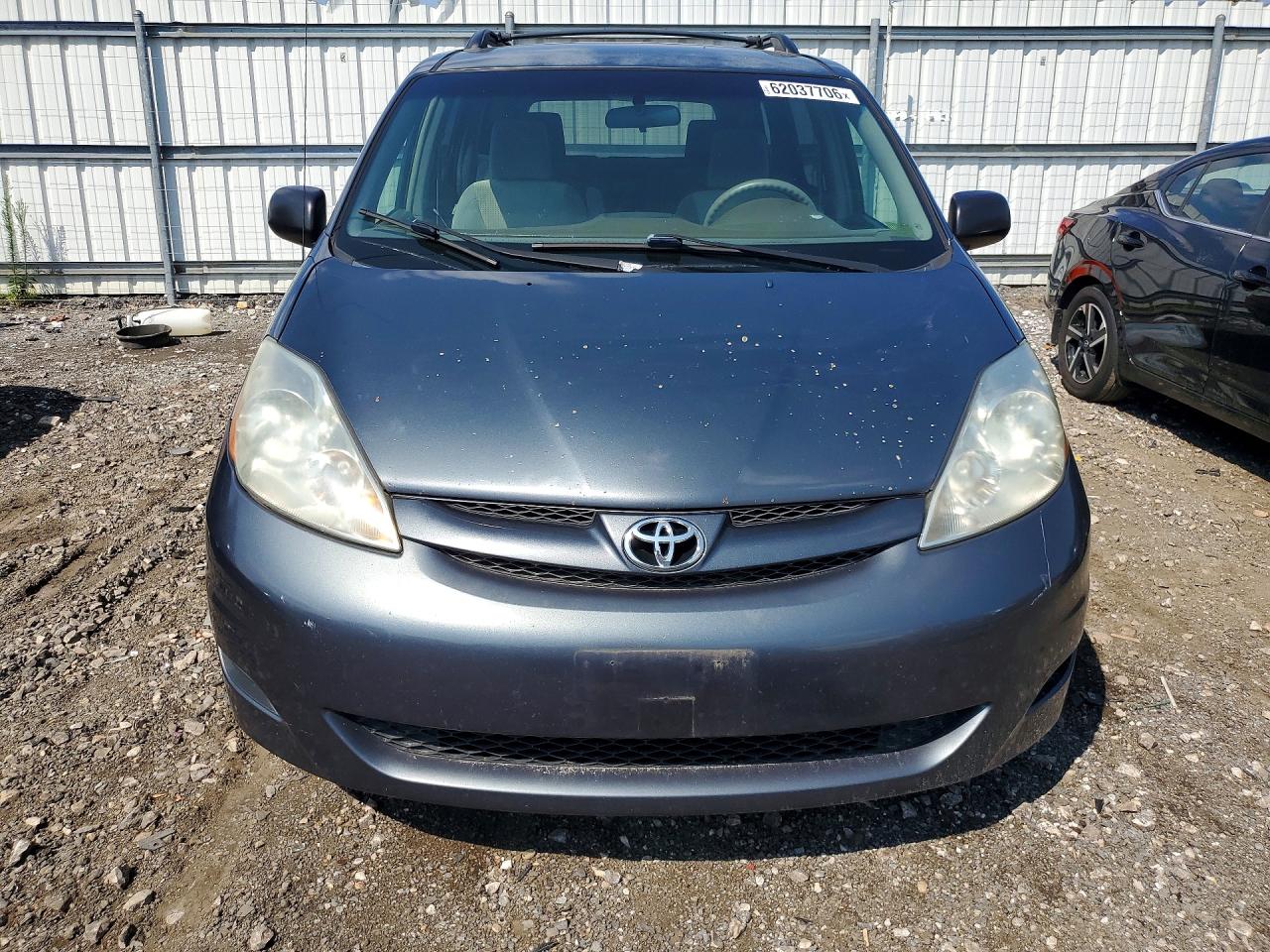 2009 Toyota Sienna Le 7-passenger Blue vin: 5TDZK23C29S272109