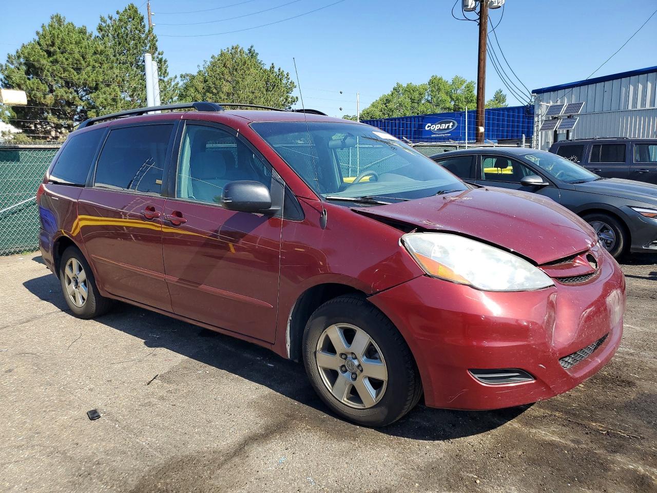 2007 Toyota Sienna Le 8-passenger Maroon vin: 5TDZK23C37S022763