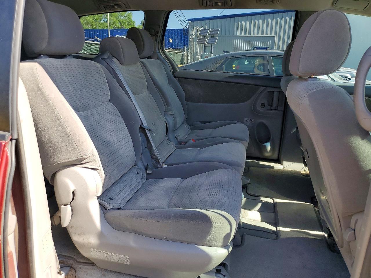 2007 Toyota Sienna Le 8-passenger Maroon vin: 5TDZK23C37S022763