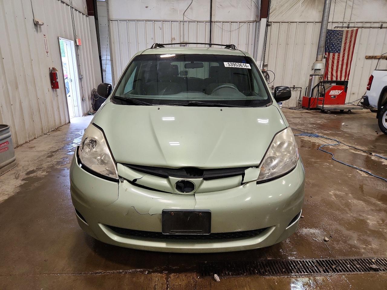 2007 Toyota Sienna Le 7-passenger Green vin: 5TDZK23C37S053589