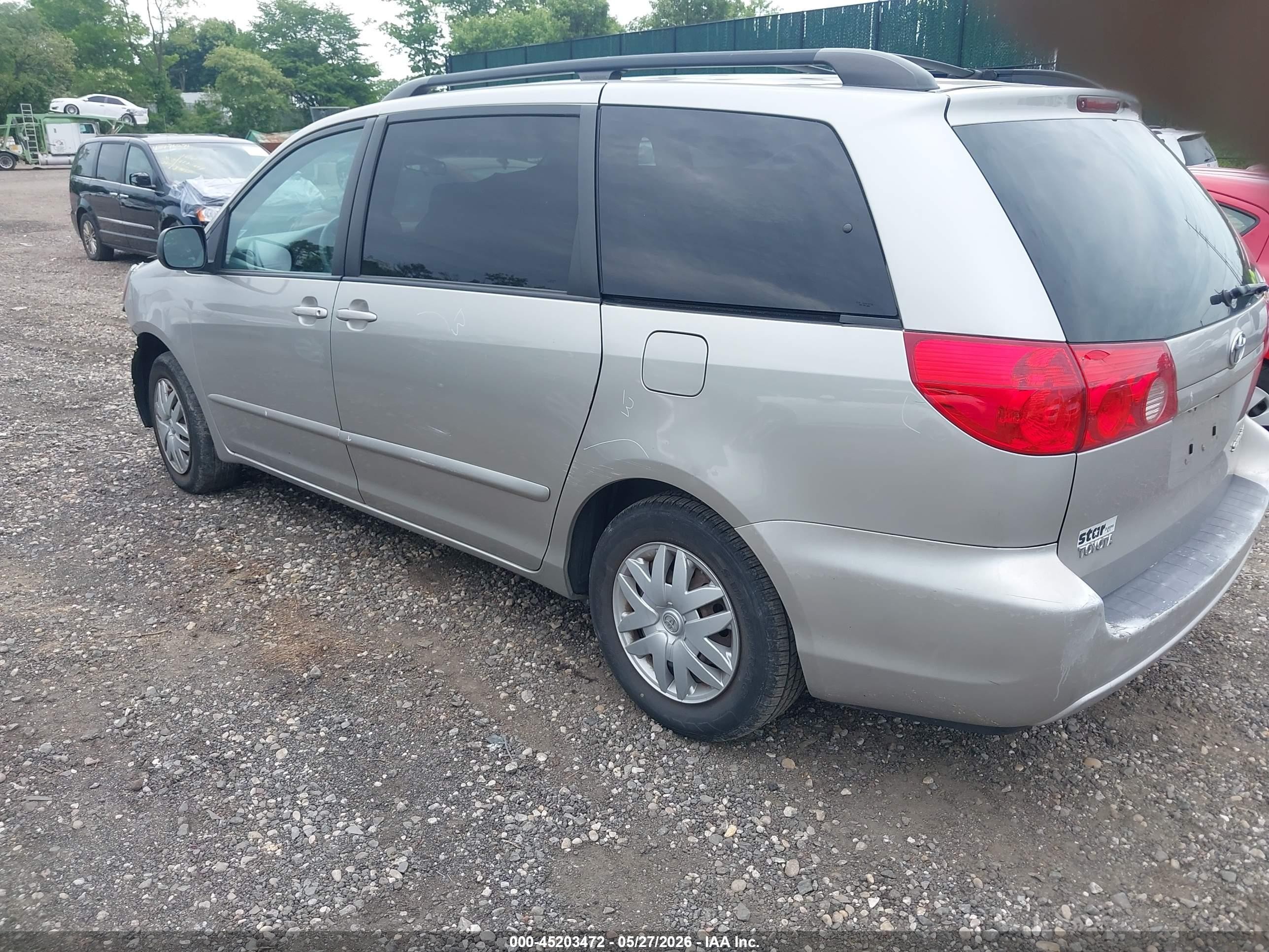 2007 Toyota Sienna Le Silver vin: 5TDZK23C37S061563