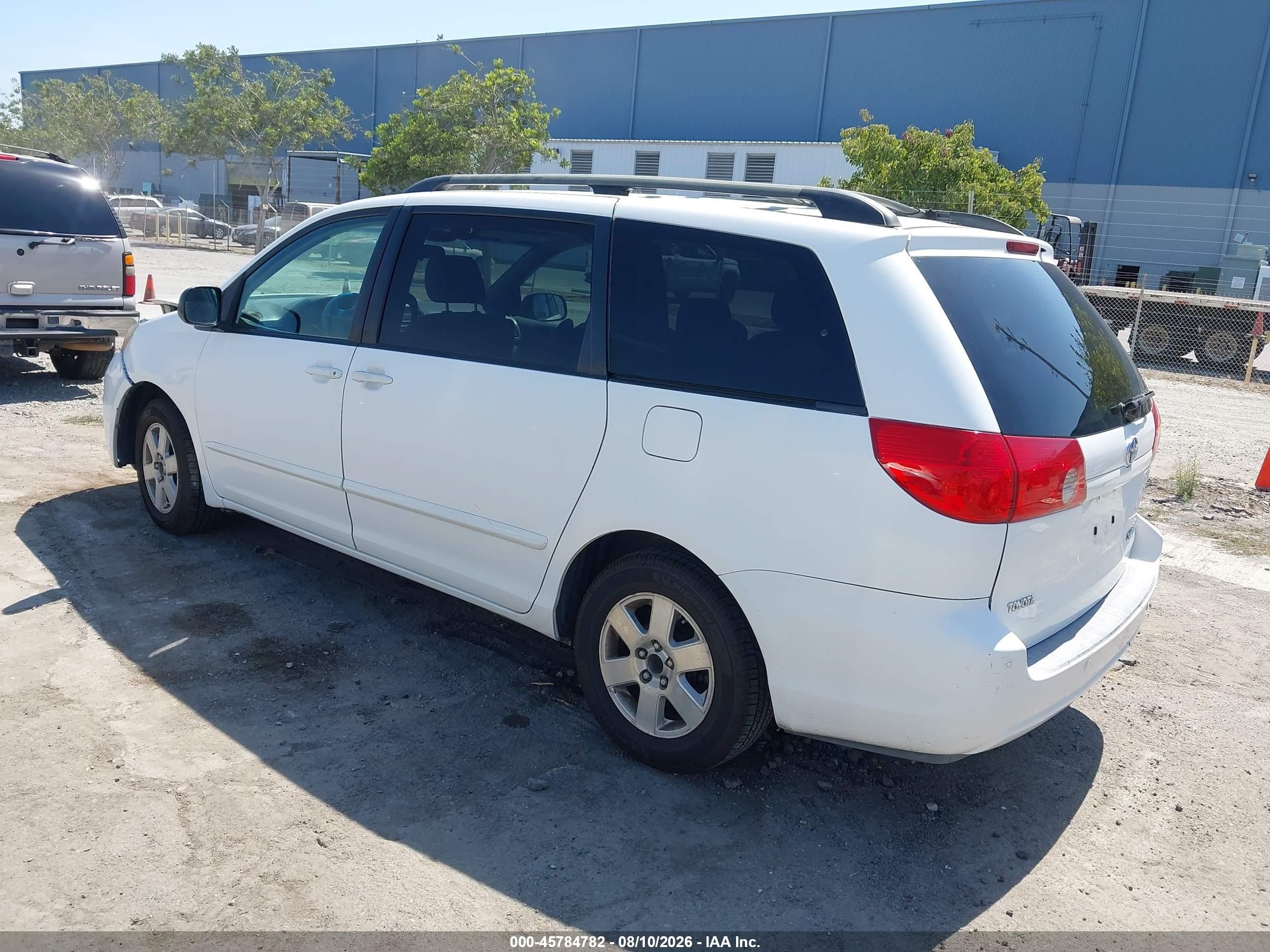 2007 Toyota Sienna Le Белый vin: 5TDZK23C37S063605