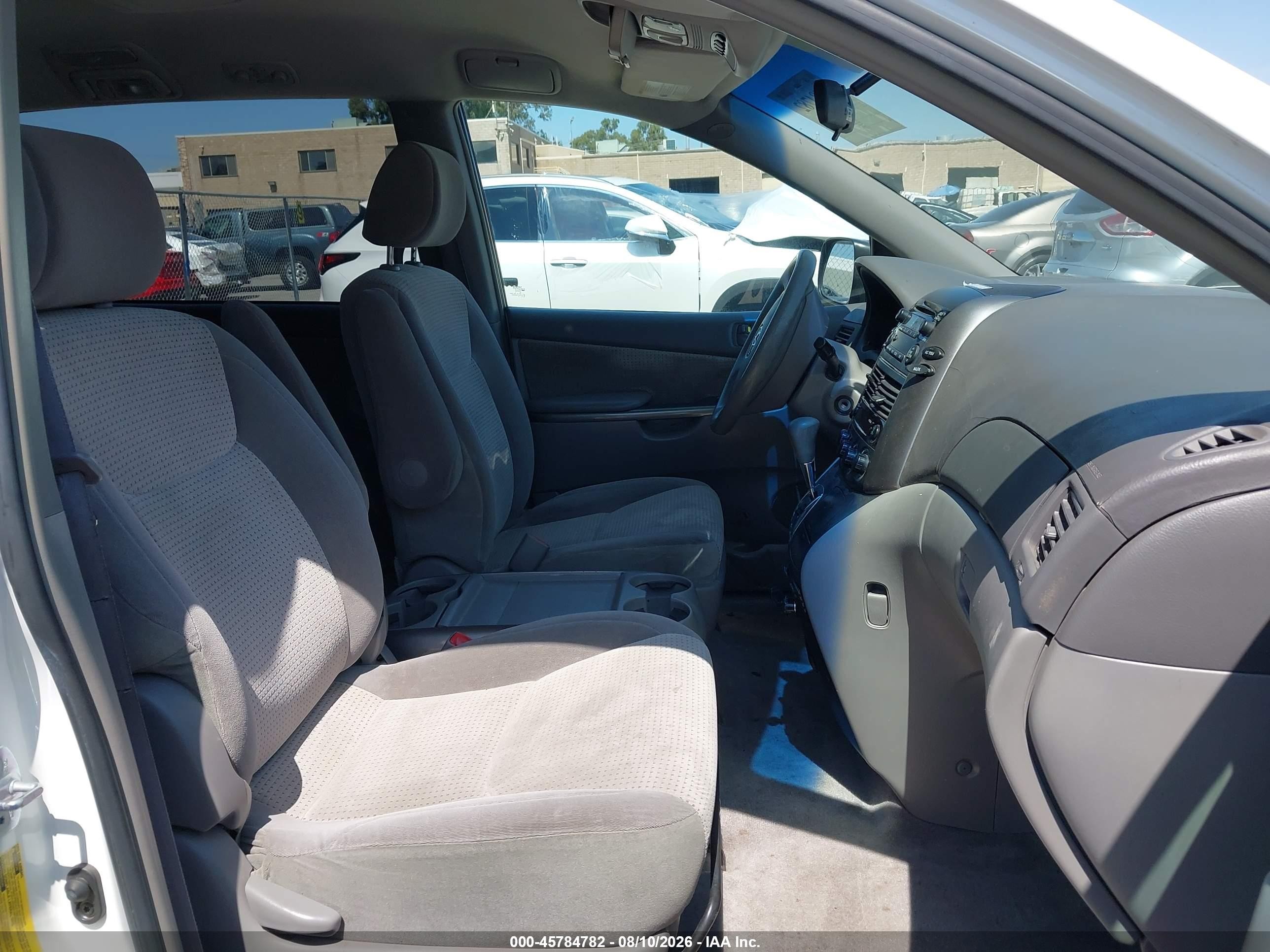 2007 Toyota Sienna Le Белый vin: 5TDZK23C37S063605
