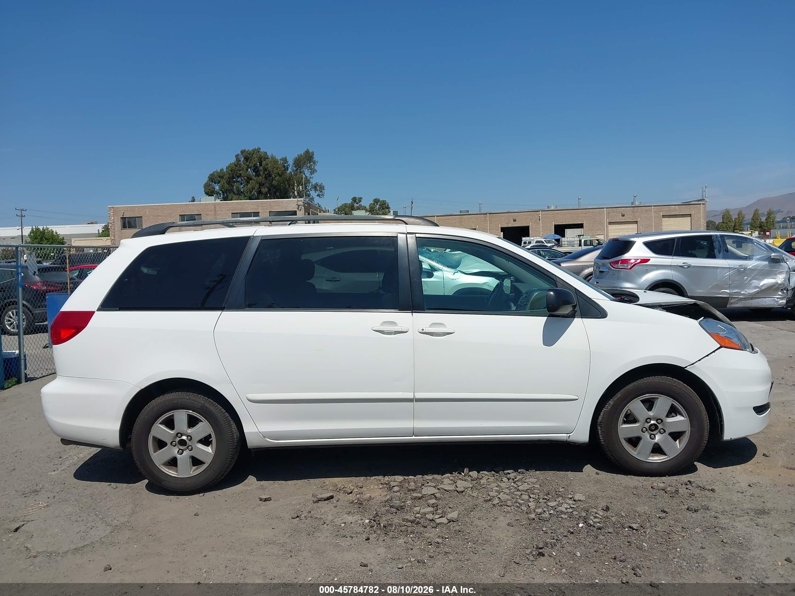 2007 Toyota Sienna Le Белый vin: 5TDZK23C37S063605