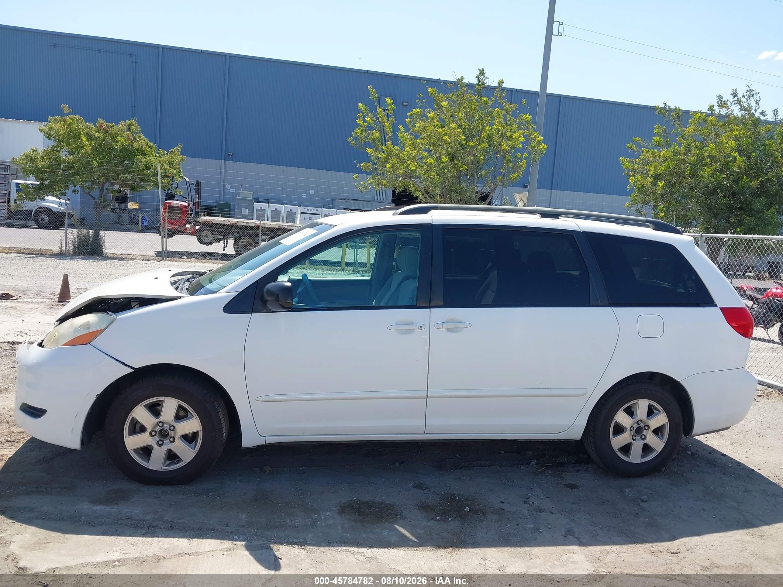 2007 Toyota Sienna Le Белый vin: 5TDZK23C37S063605