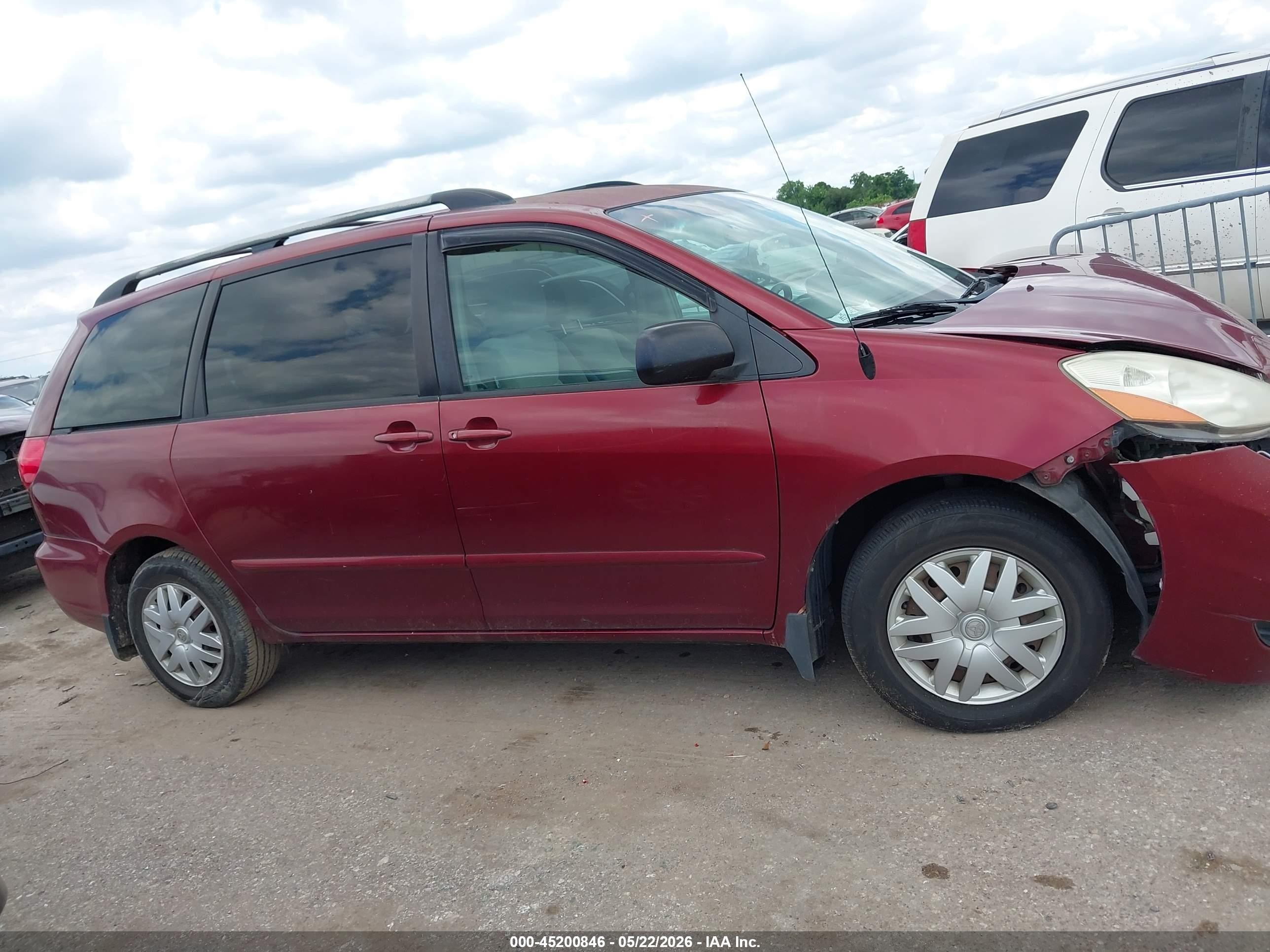 2008 Toyota Sienna Le Burgundy vin: 5TDZK23C38S116028