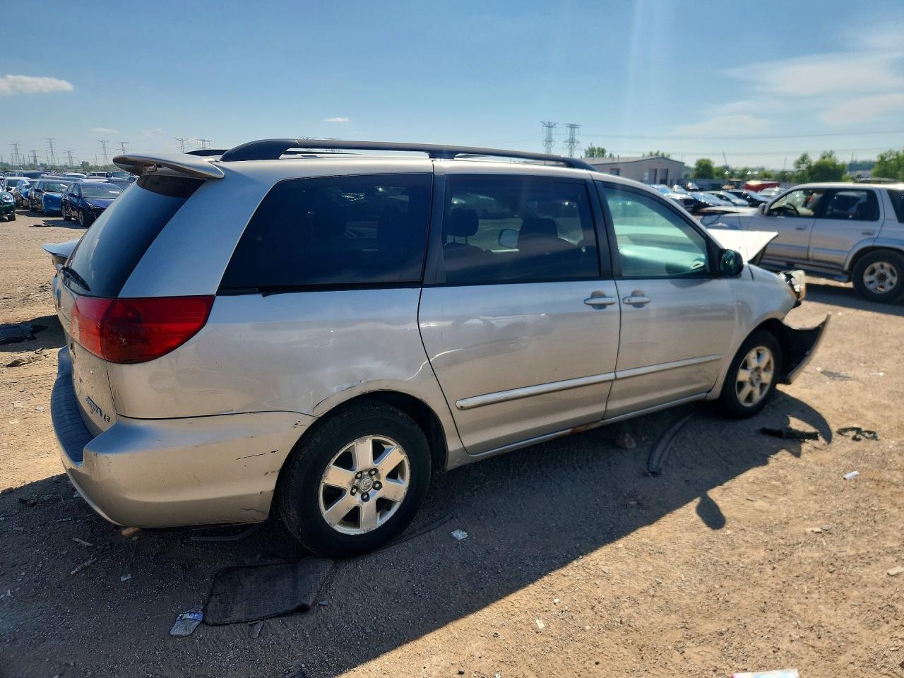 2008 Toyota Sienna Le 7-passenger Silver vin: 5TDZK23C38S128082