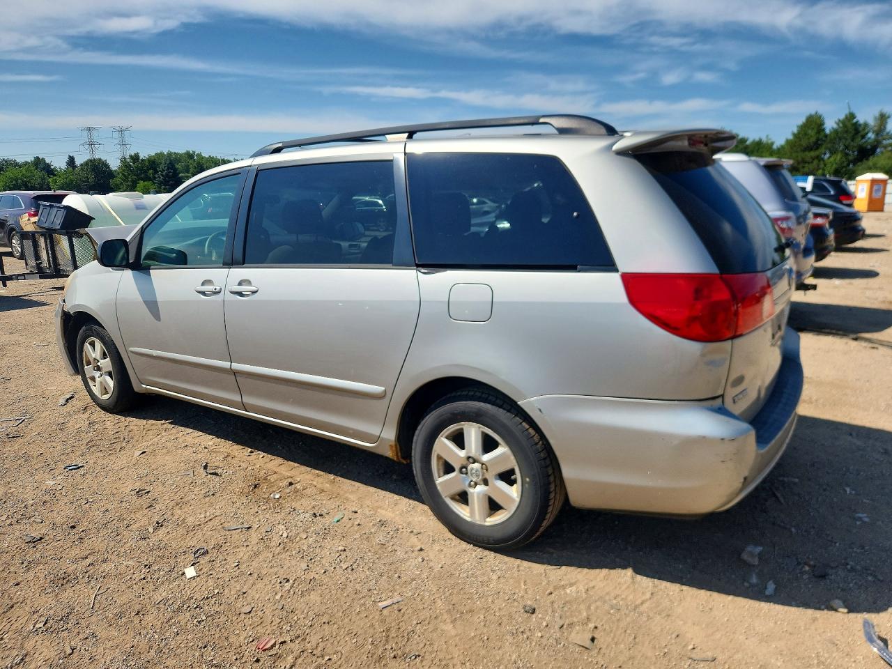 2008 Toyota Sienna Le 7-passenger Silver vin: 5TDZK23C38S128082