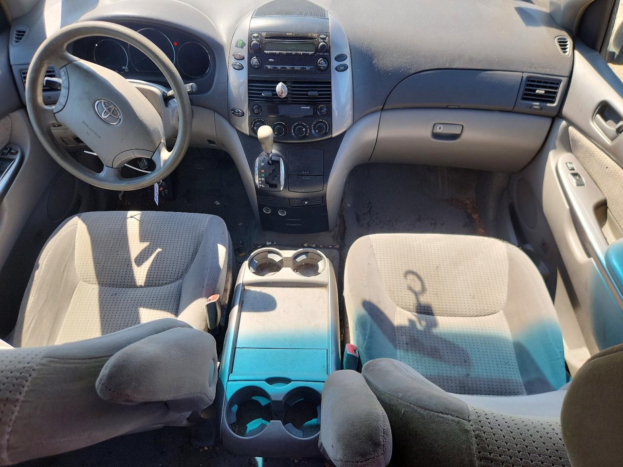 2008 Toyota Sienna Le 7-passenger Silver vin: 5TDZK23C38S128082