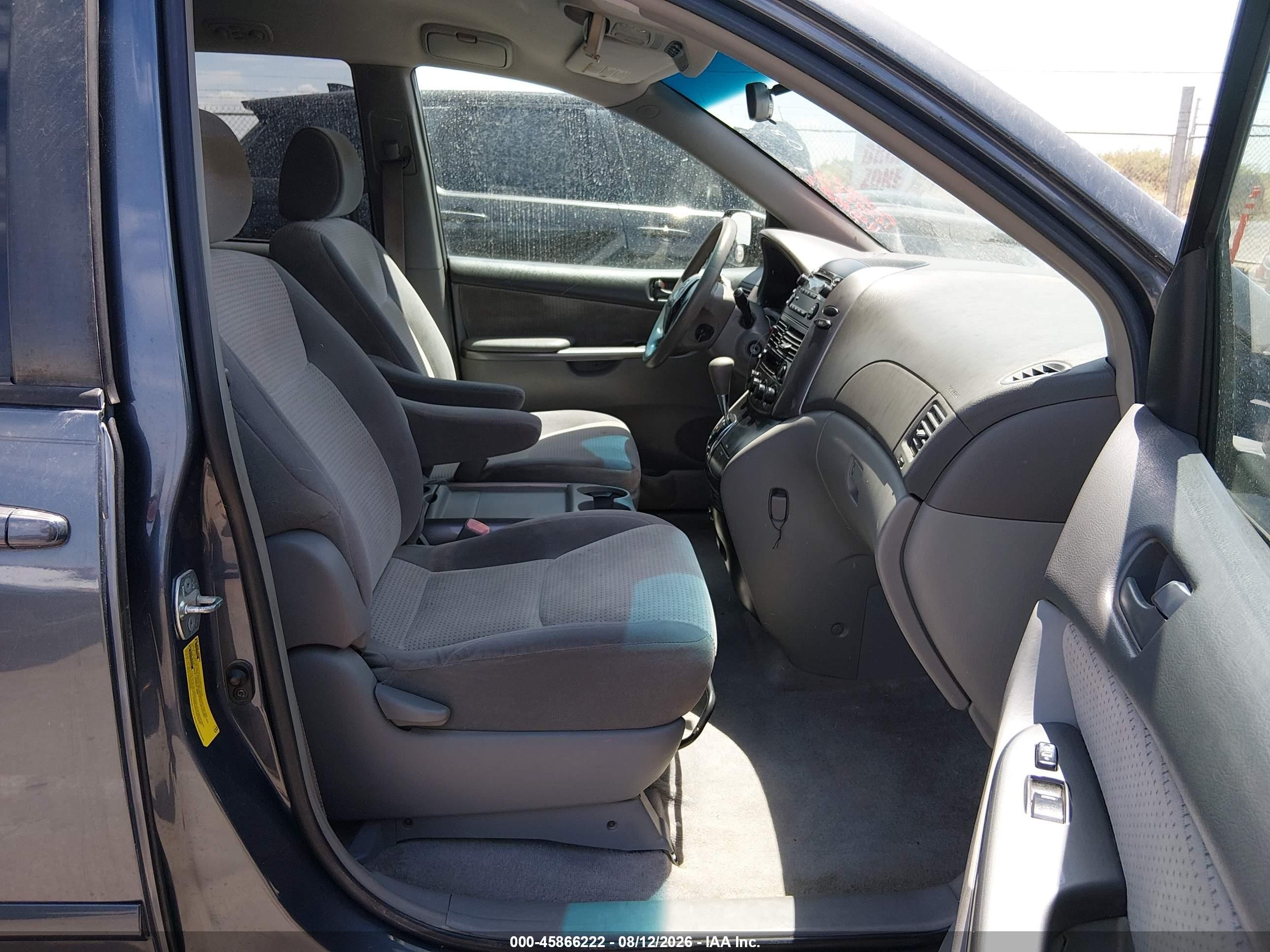 2008 Toyota Sienna Le Gray vin: 5TDZK23C38S145478