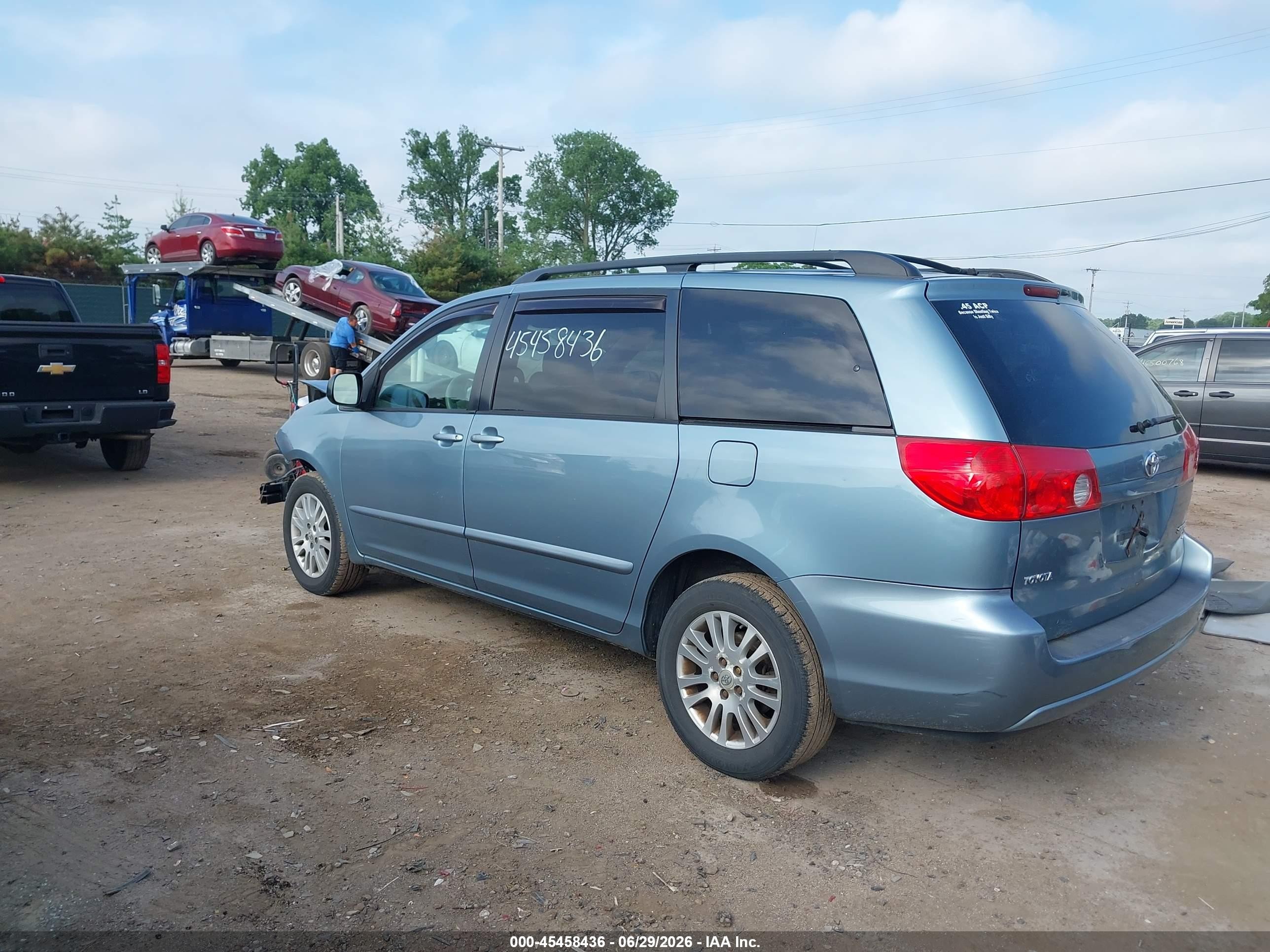 2008 Toyota Sienna Le Light Blue vin: 5TDZK23C38S163480