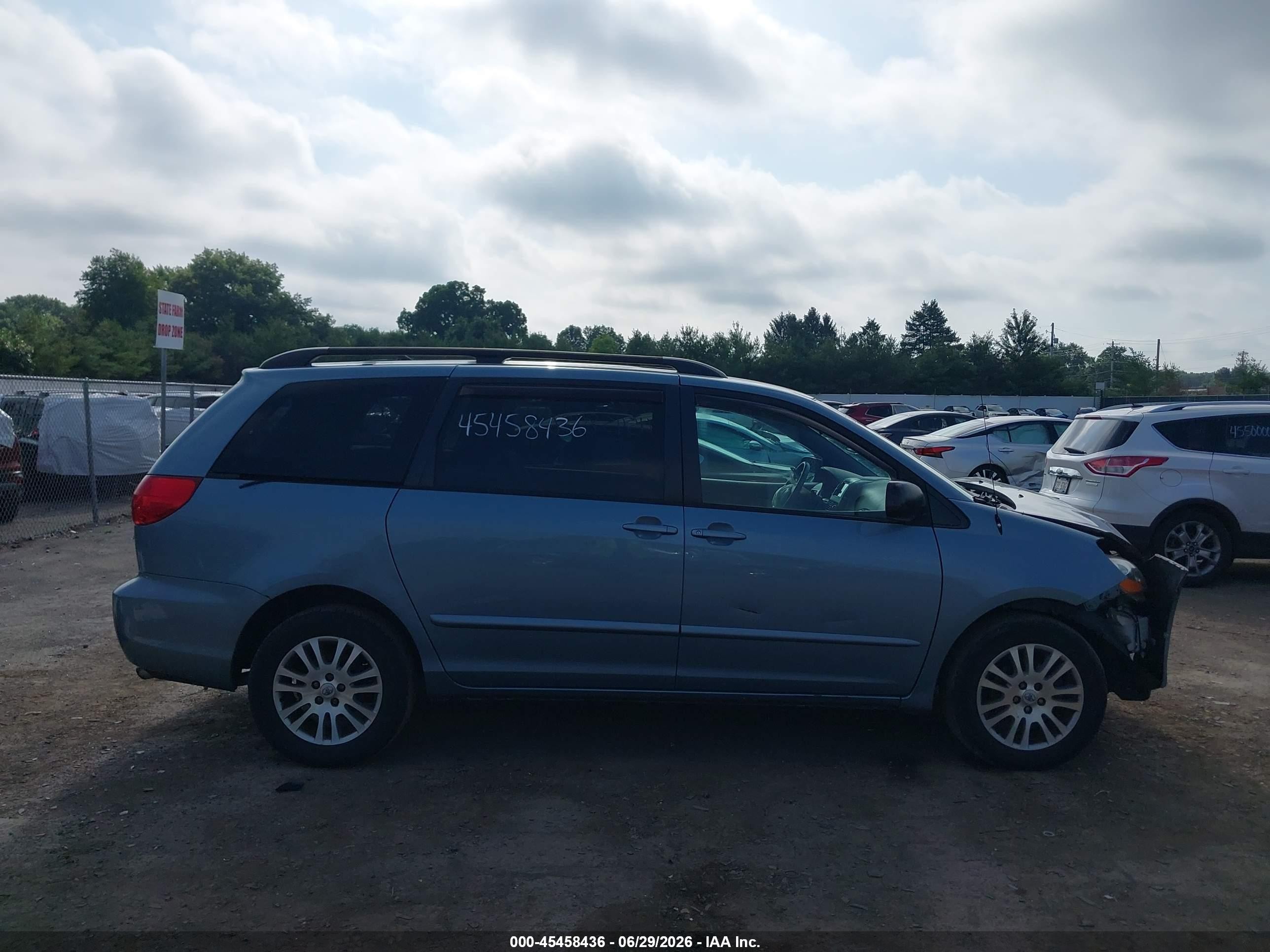 2008 Toyota Sienna Le Light Blue vin: 5TDZK23C38S163480