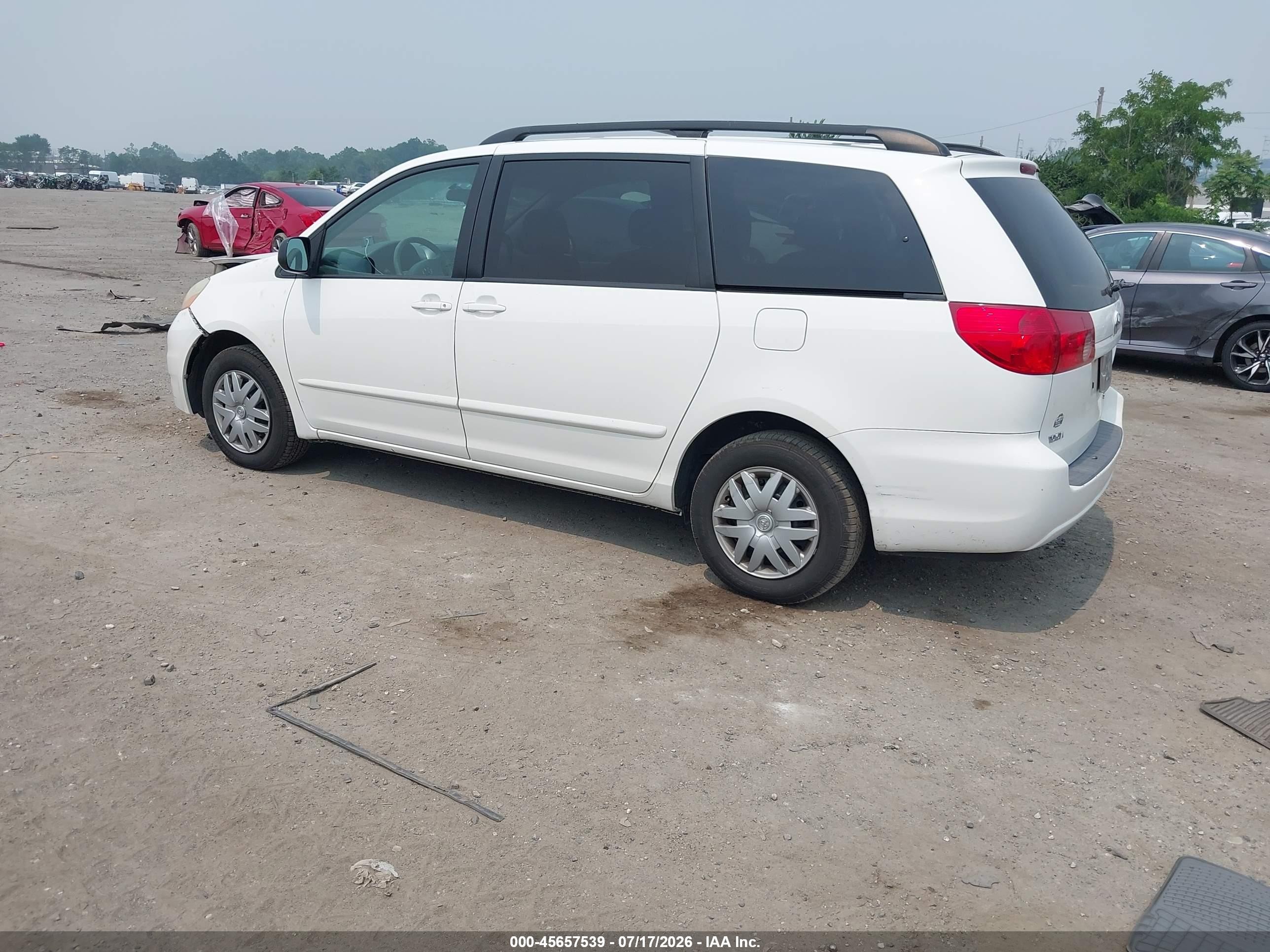 2008 Toyota Sienna Le White vin: 5TDZK23C38S167156