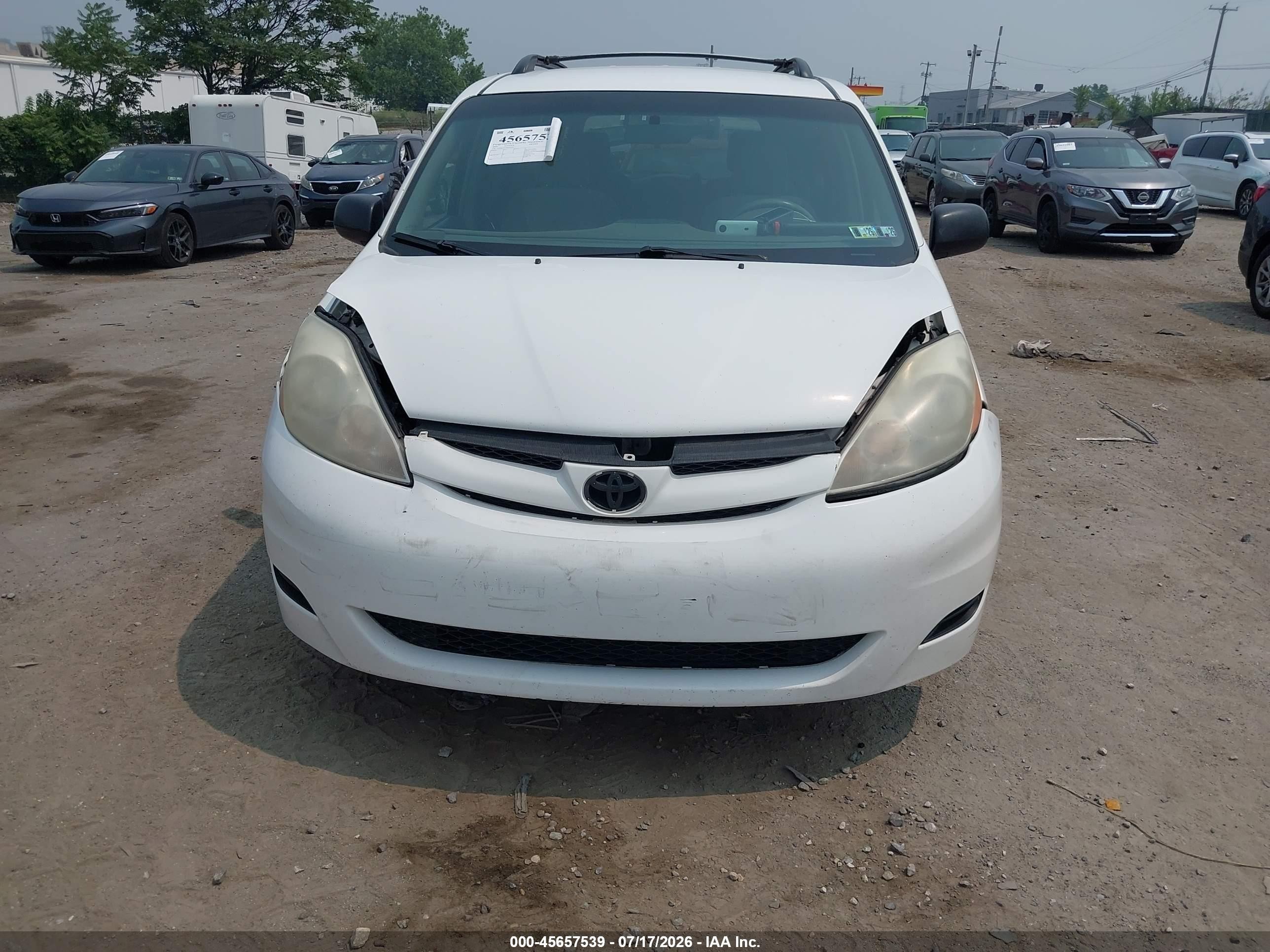 2008 Toyota Sienna Le White vin: 5TDZK23C38S167156