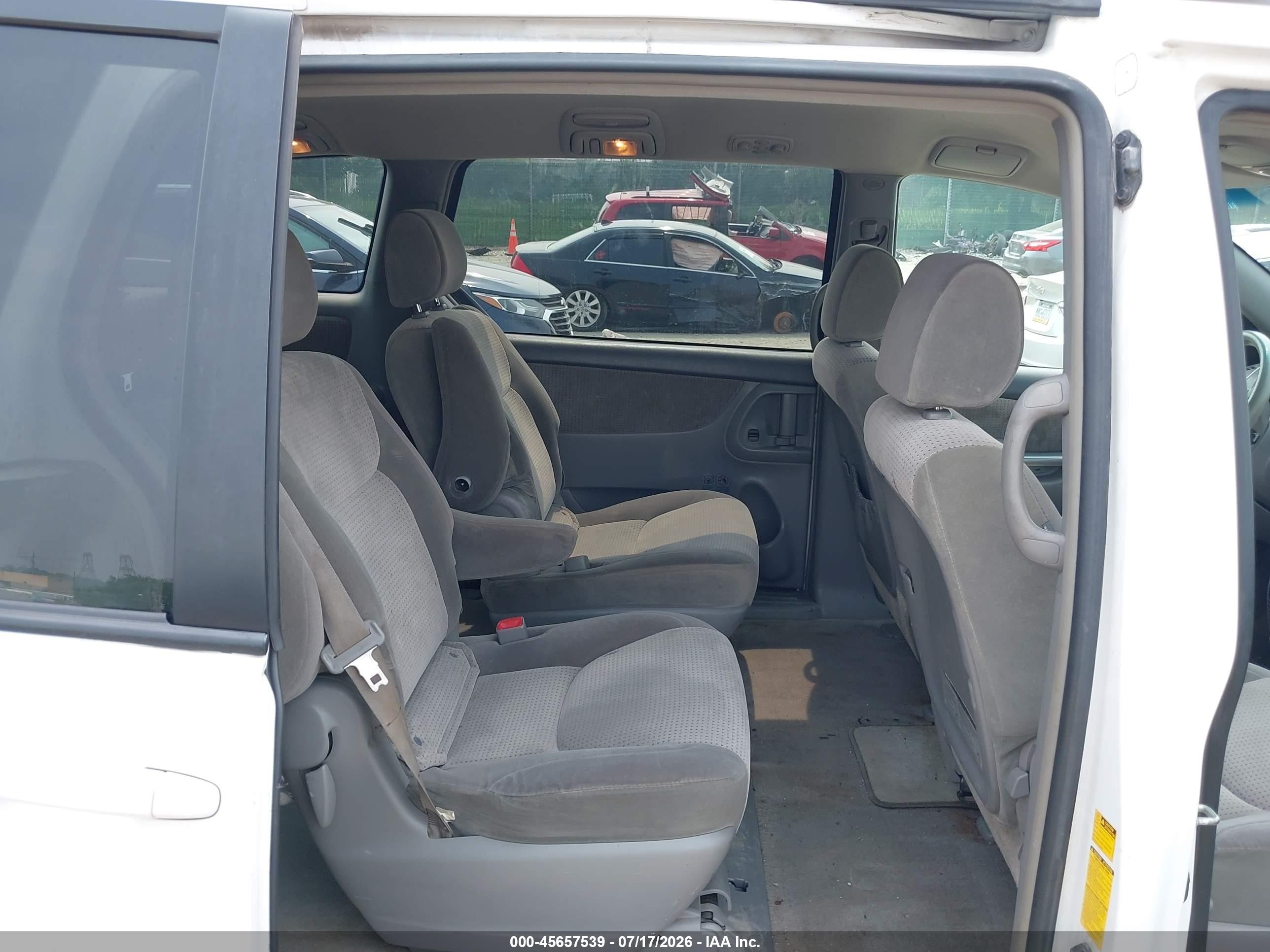 2008 Toyota Sienna Le White vin: 5TDZK23C38S167156