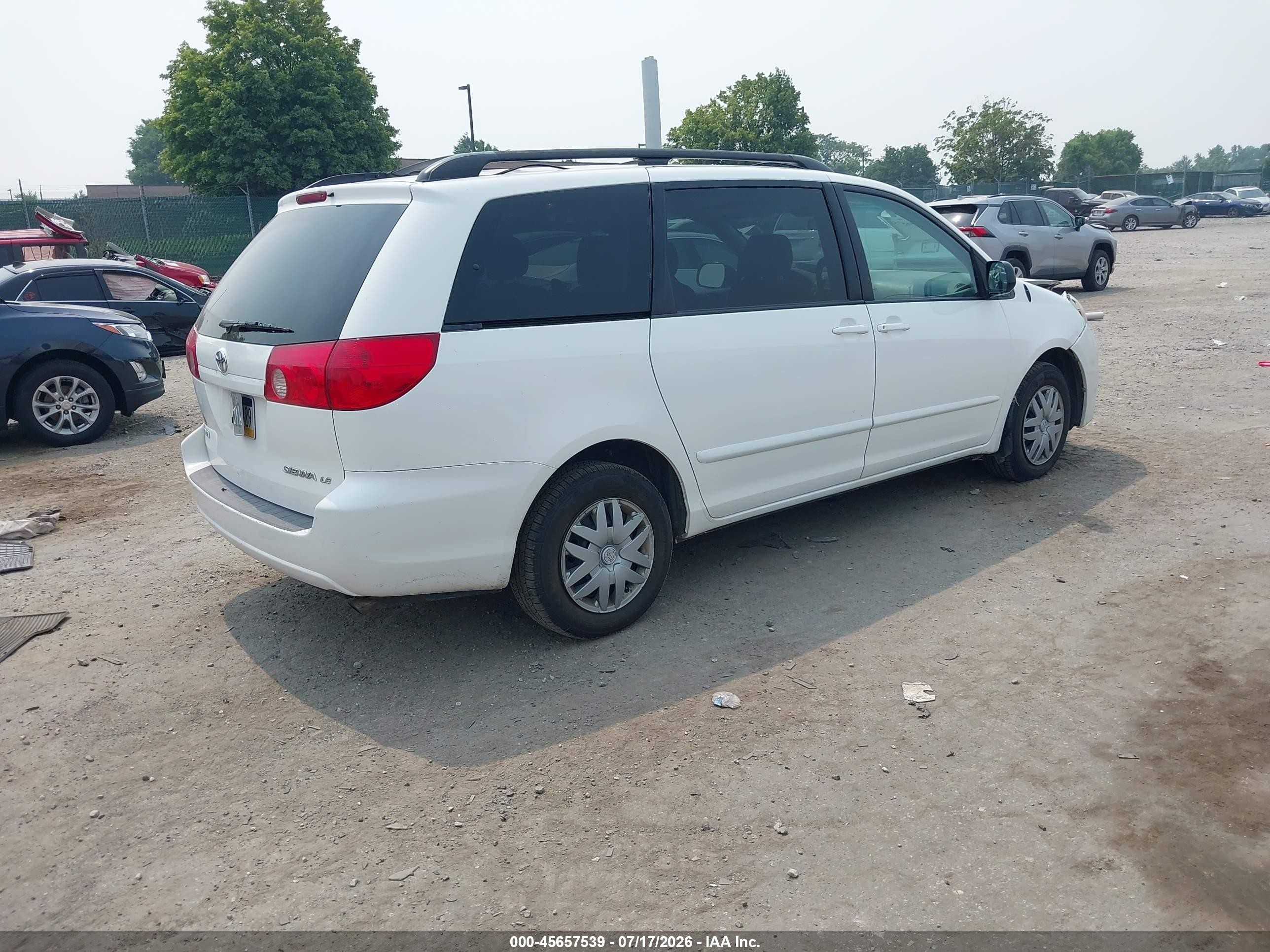 2008 Toyota Sienna Le White vin: 5TDZK23C38S167156